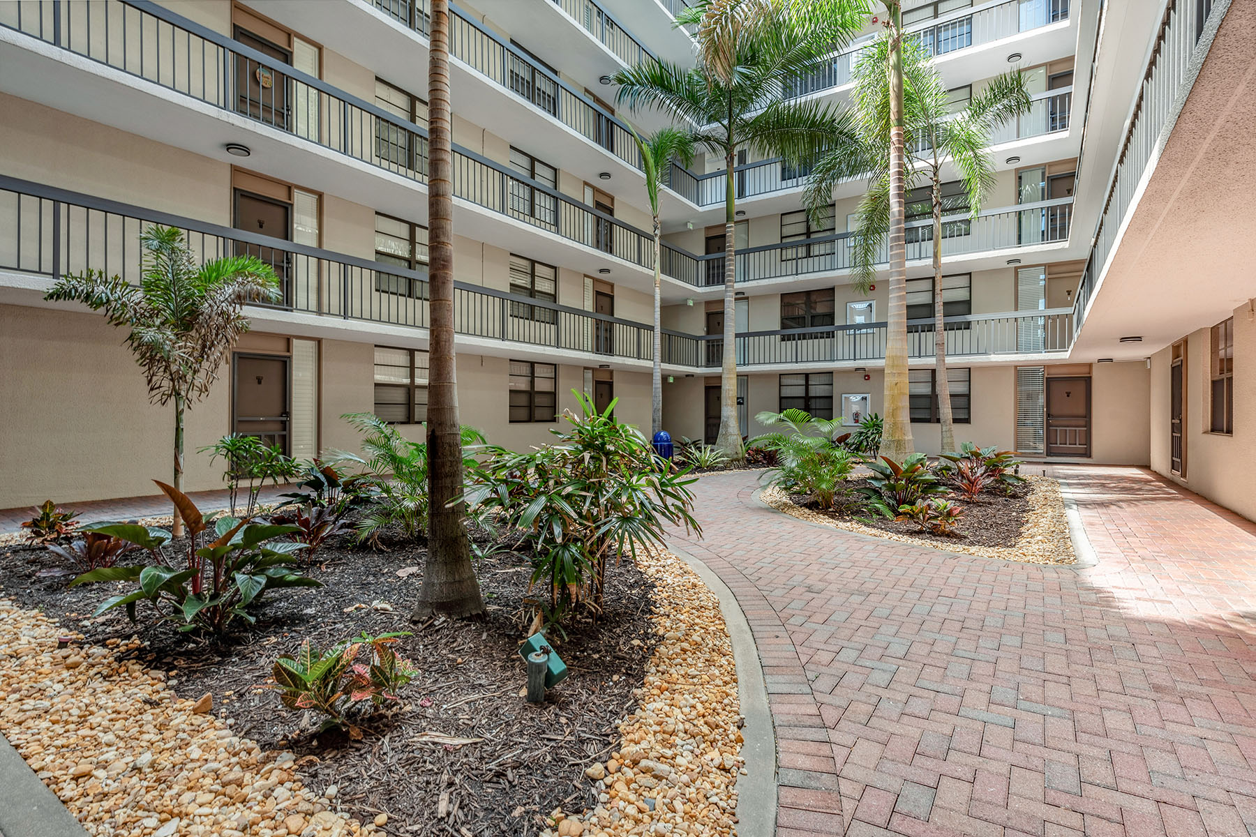 693 Seaview Court , PH3