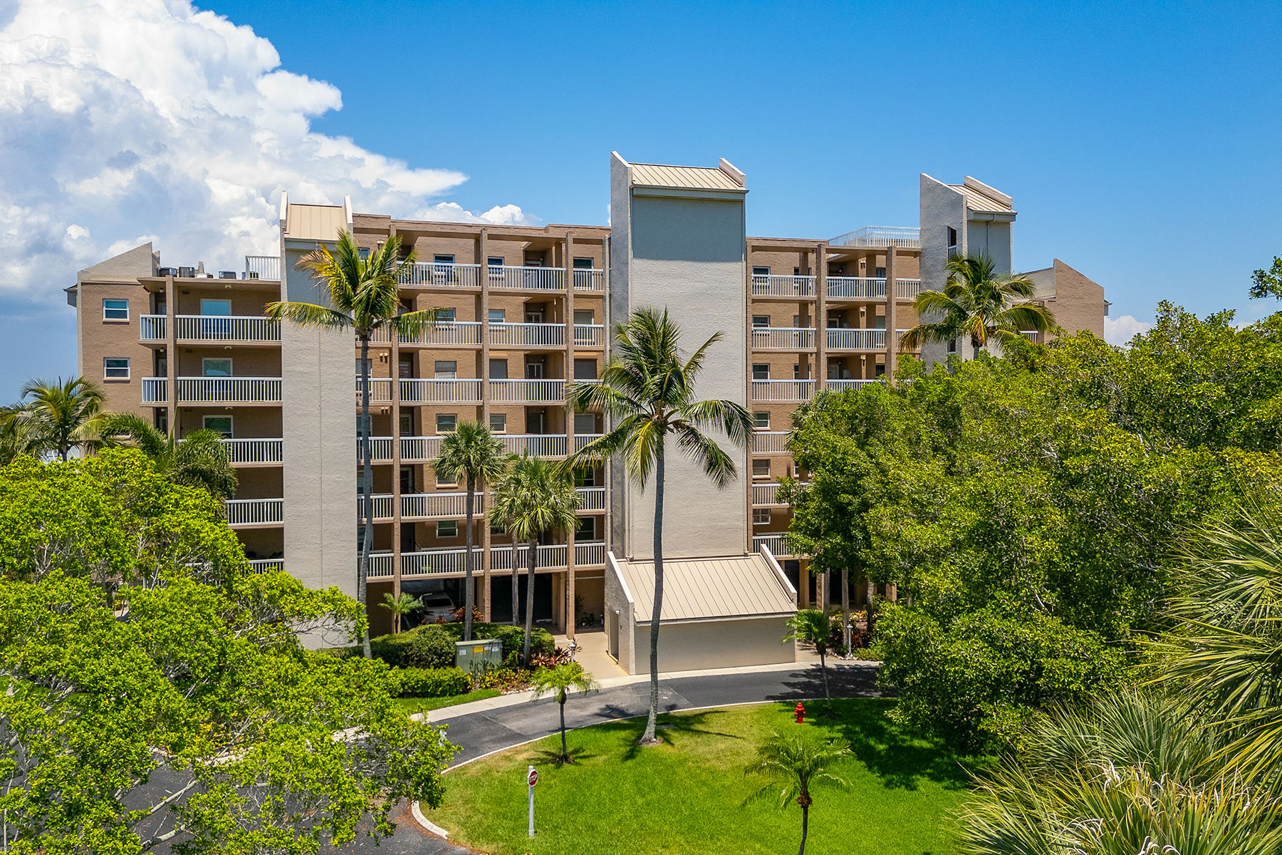 897 Collier Court , 204