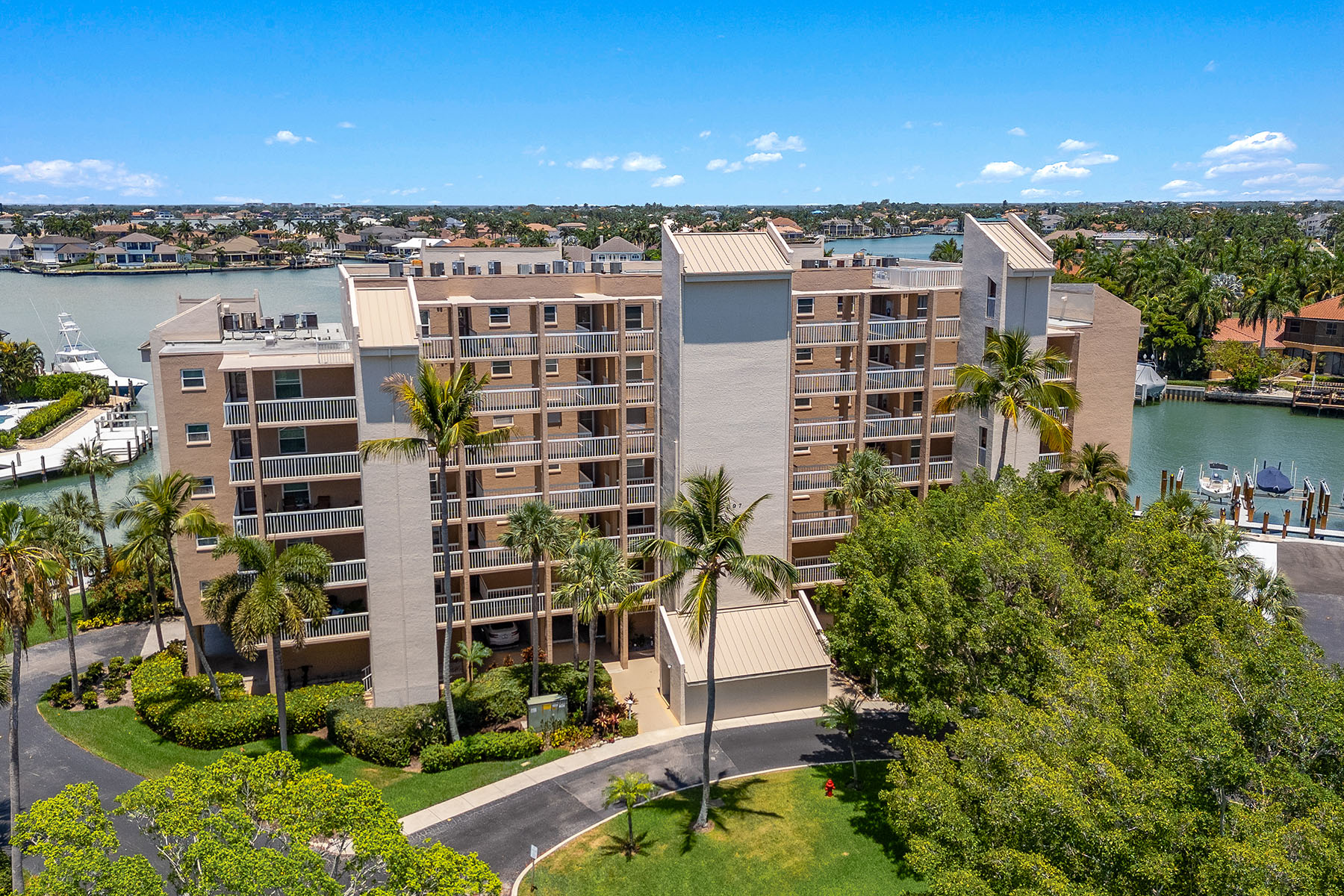 897 Collier Court , 204