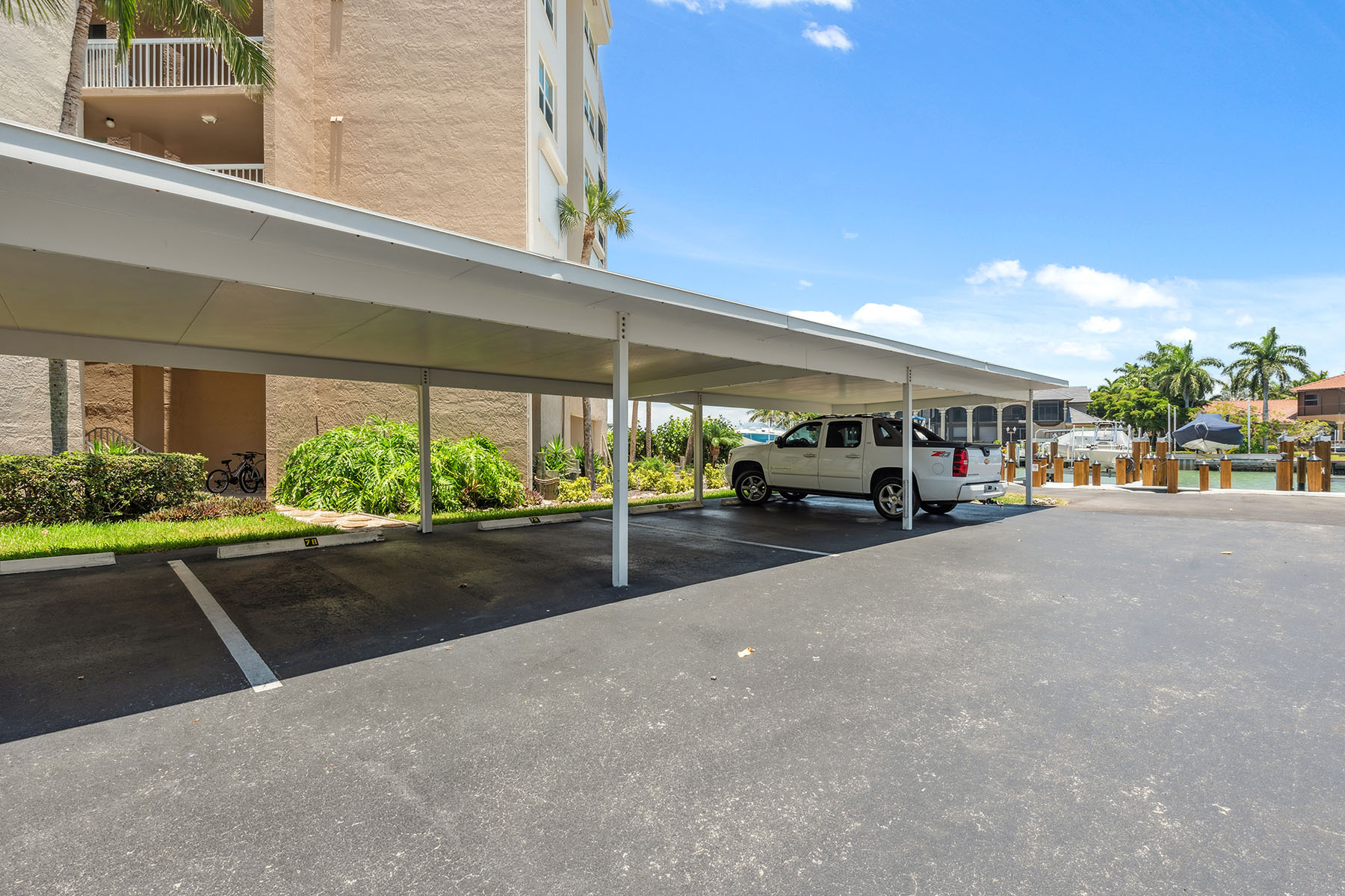 897 Collier Court , 204