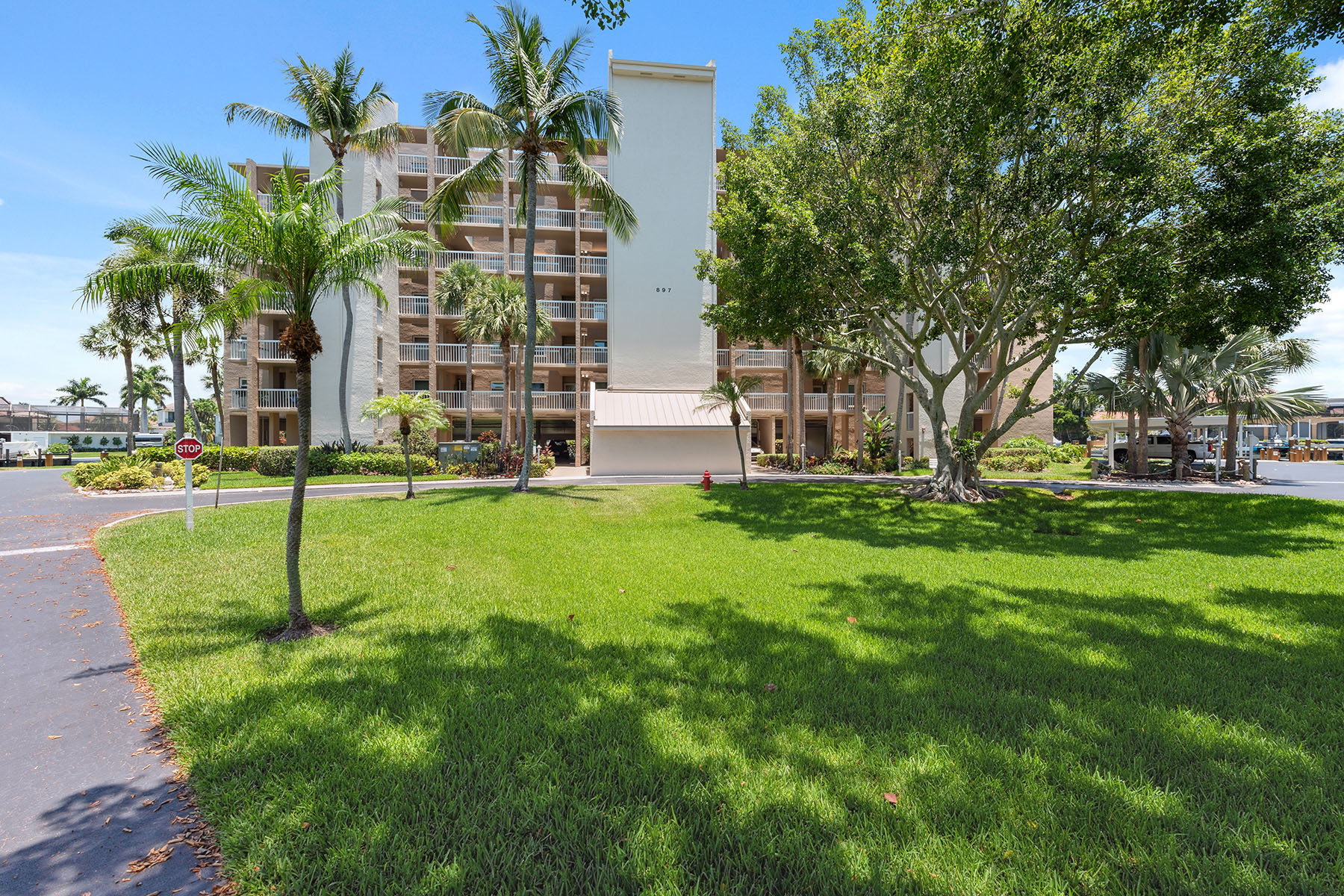 897 Collier Court , 204