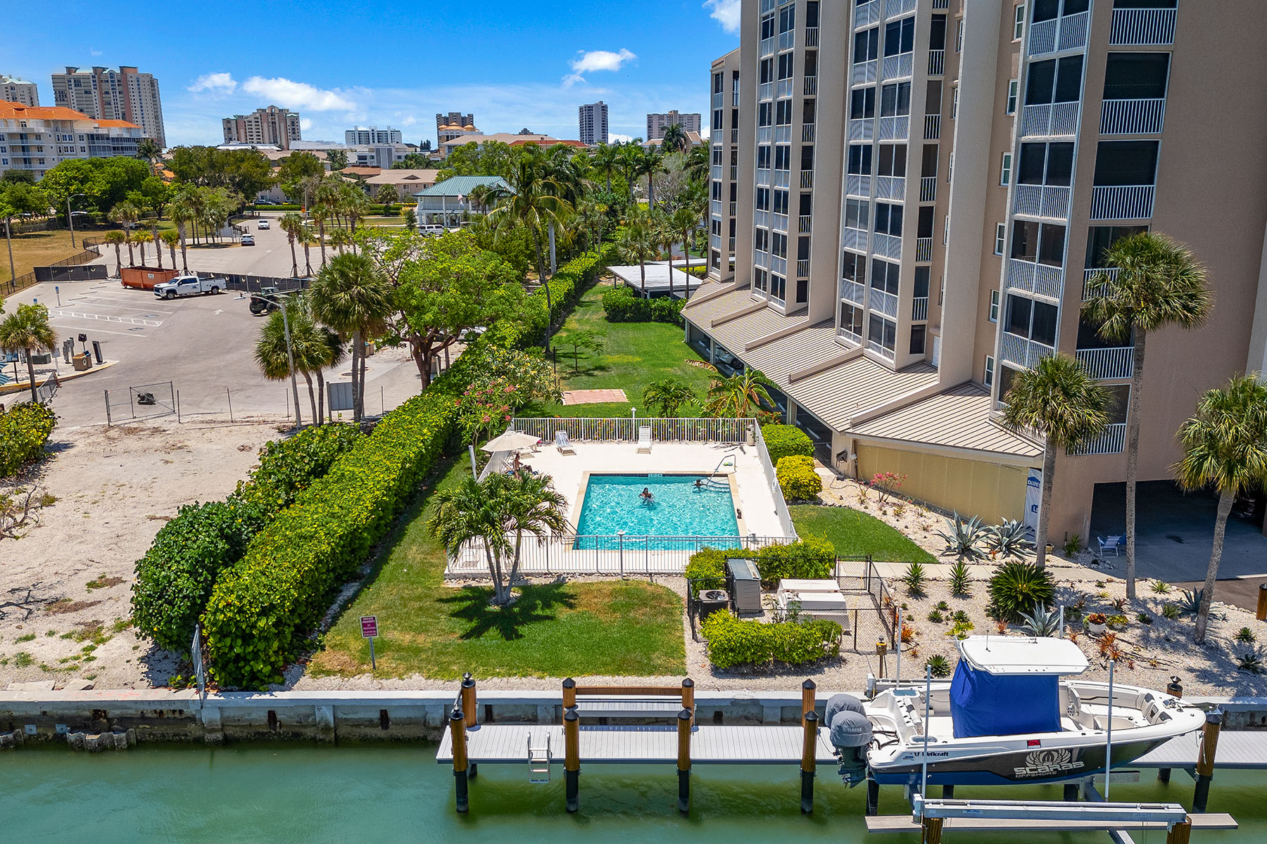 897 Collier Court , 204