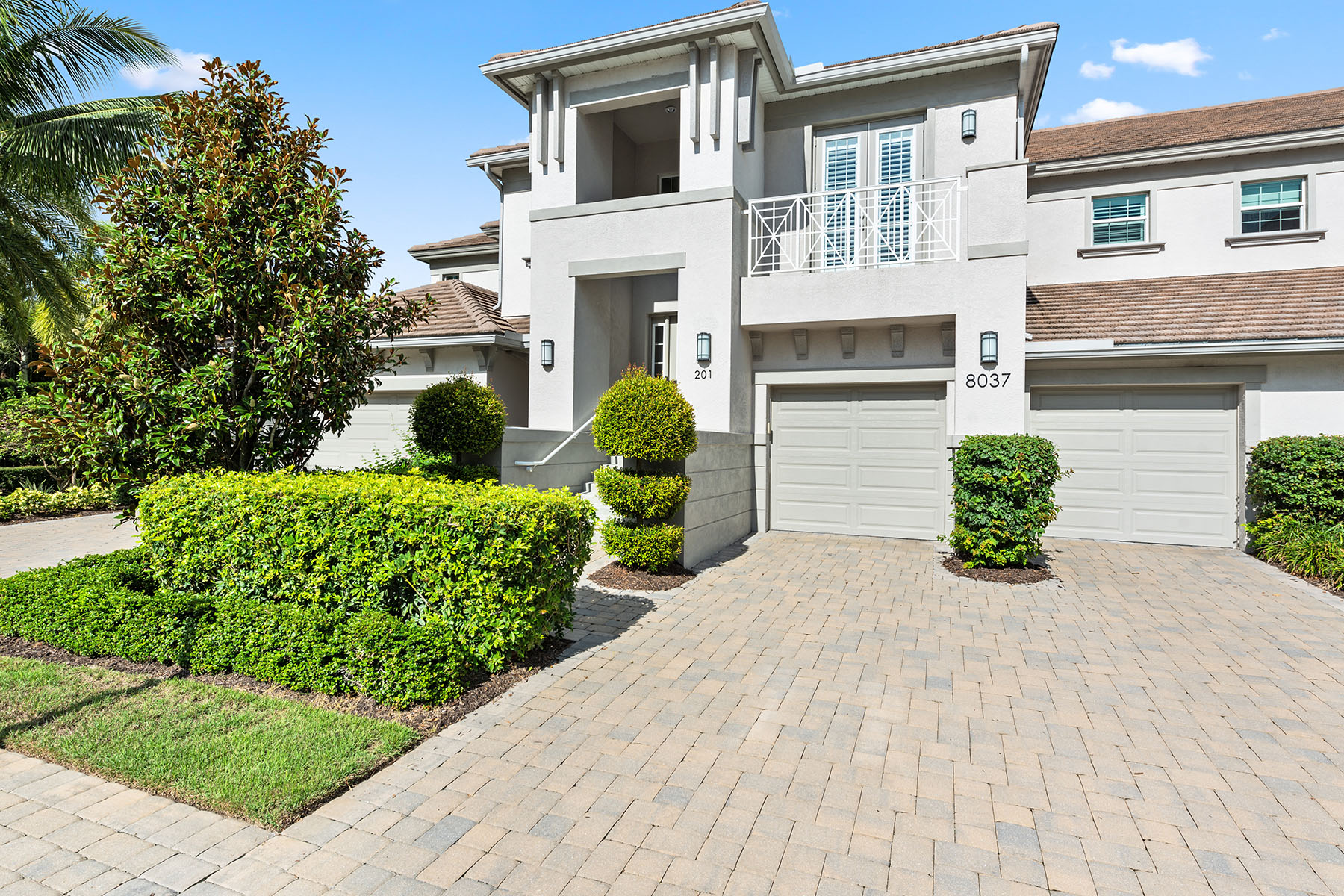 8037 Signature Club Circle , 201