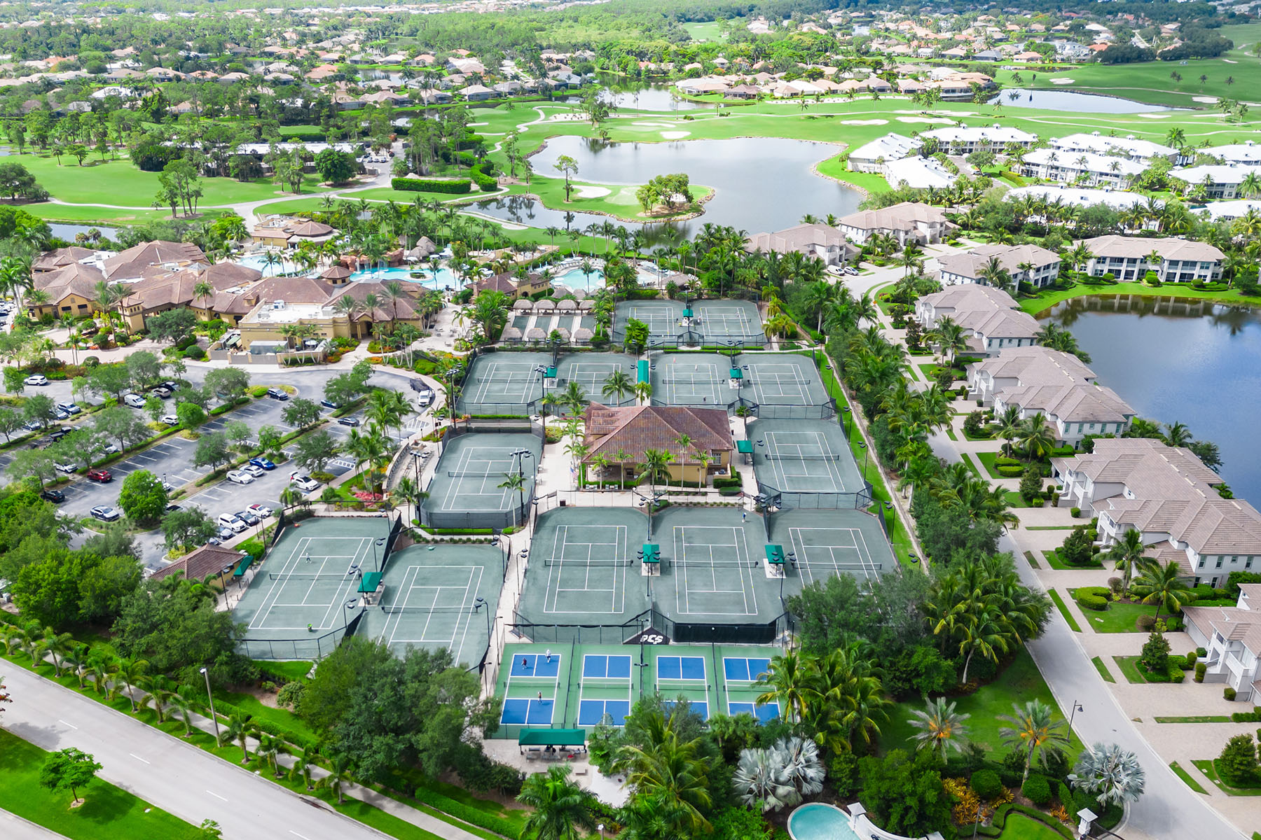8037 Signature Club Circle , 201