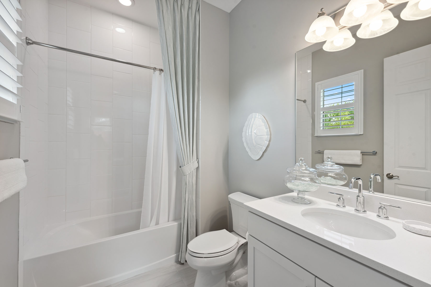 8037 Signature Club Circle , 201
