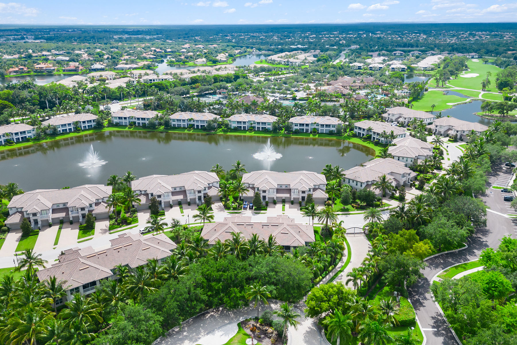 8037 Signature Club Circle , 201