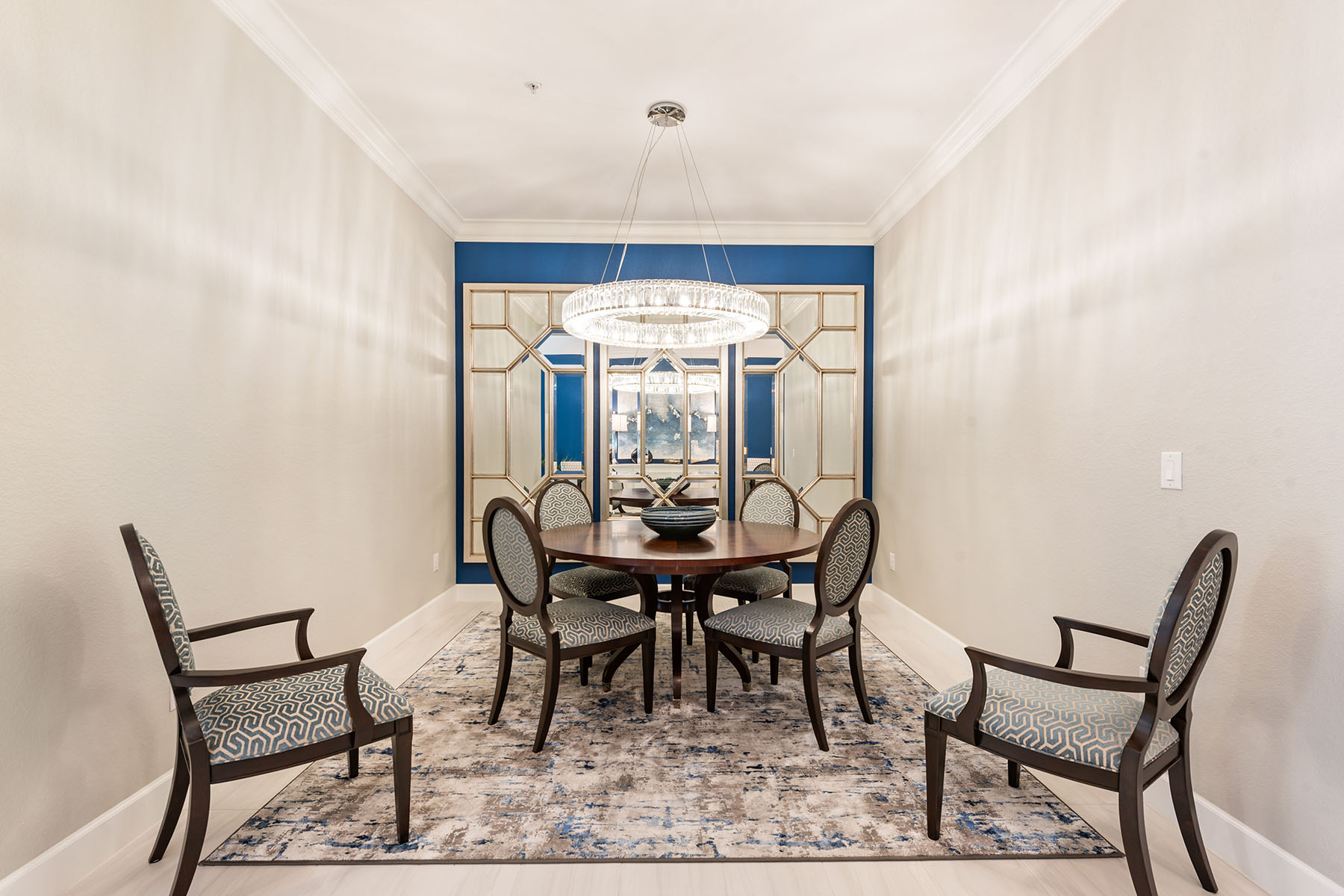 8037 Signature Club Circle , 201