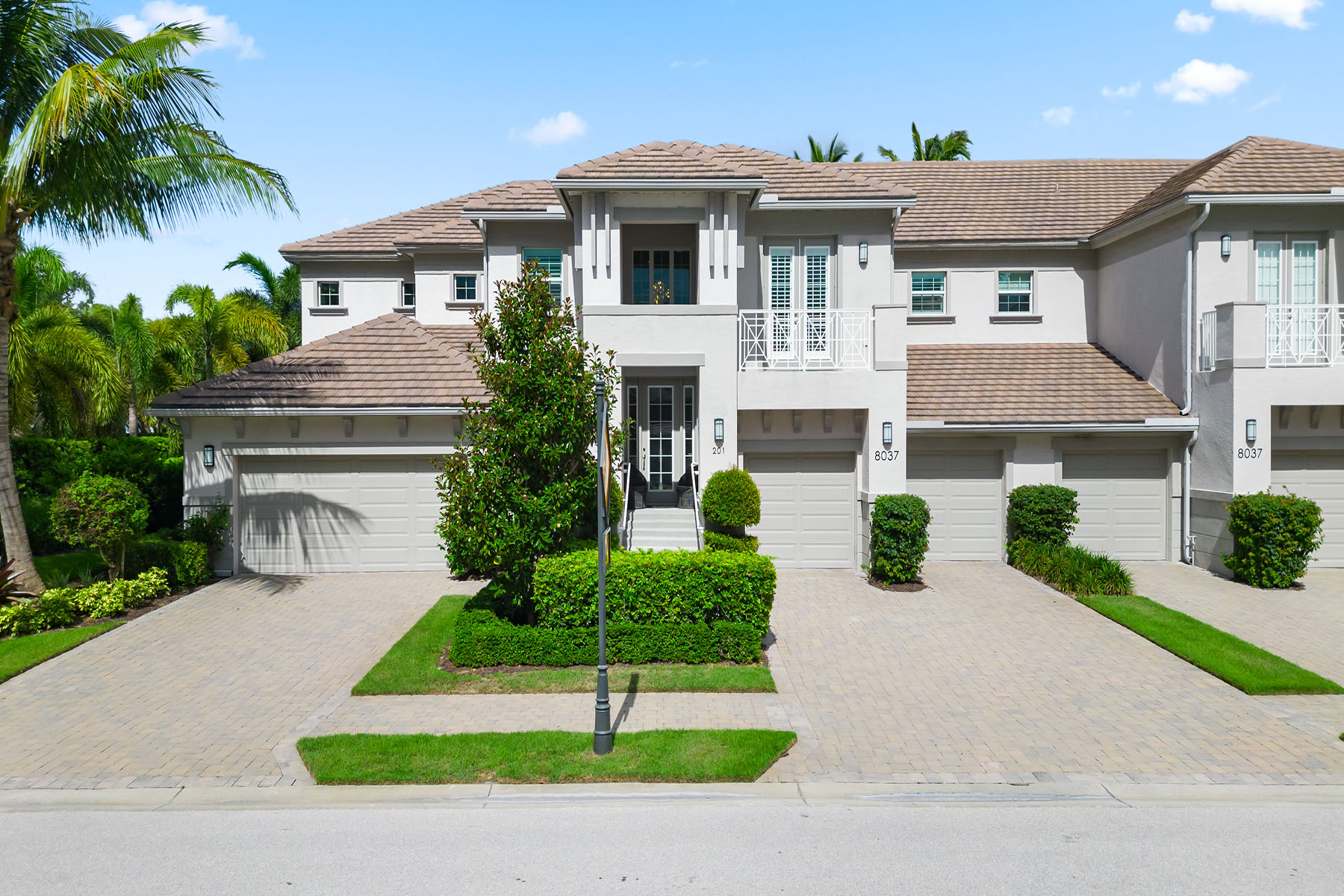 8037 Signature Club Circle , 201