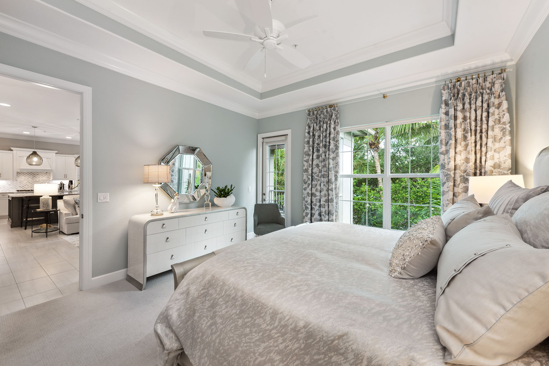 8037 Signature Club Circle , 201