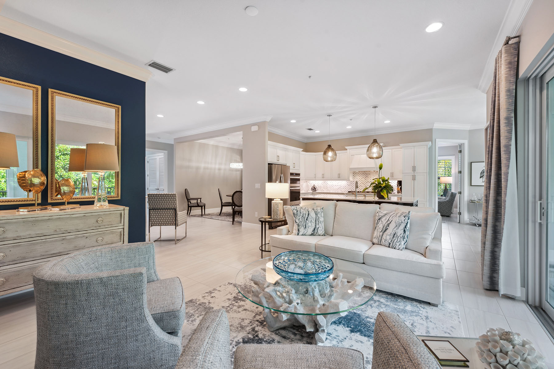 8037 Signature Club Circle , 201