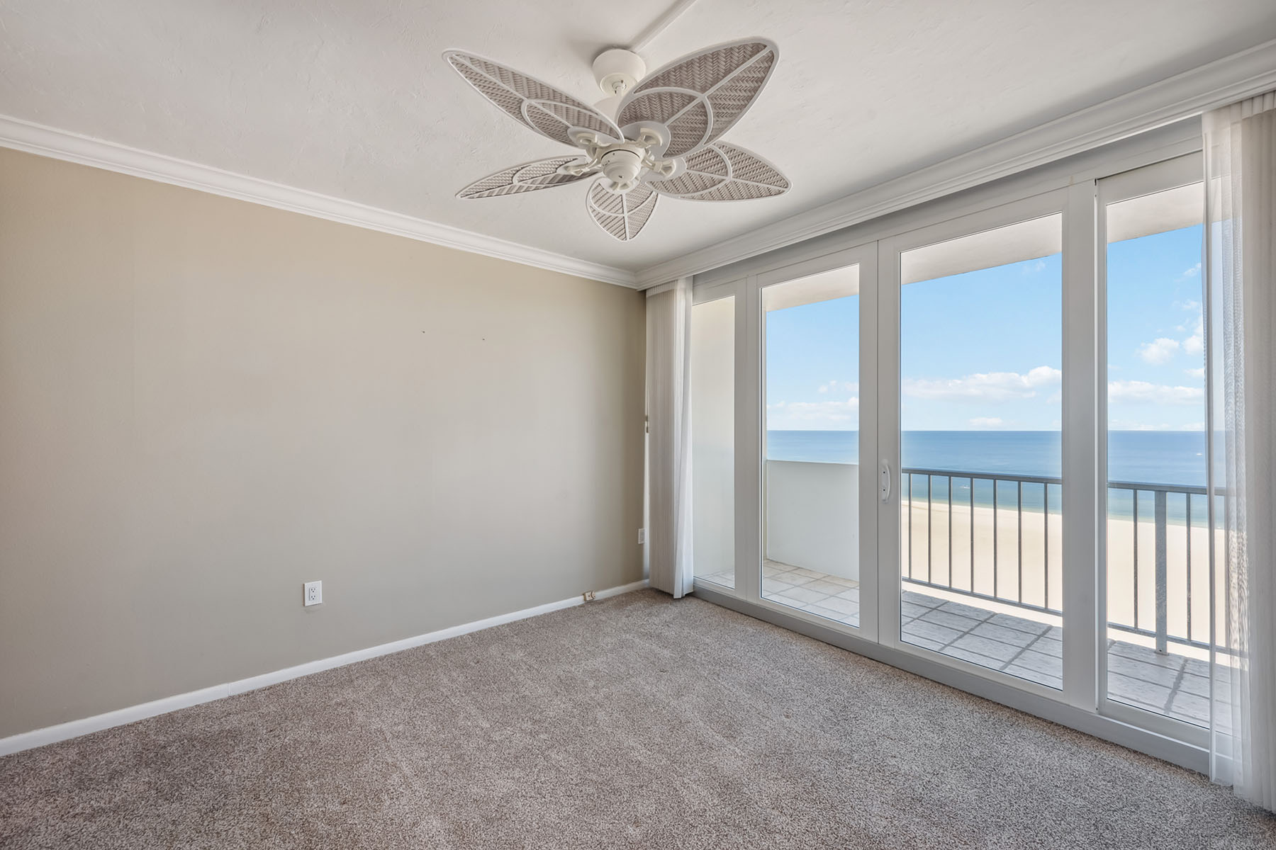 140 Seaview Court , 1703N