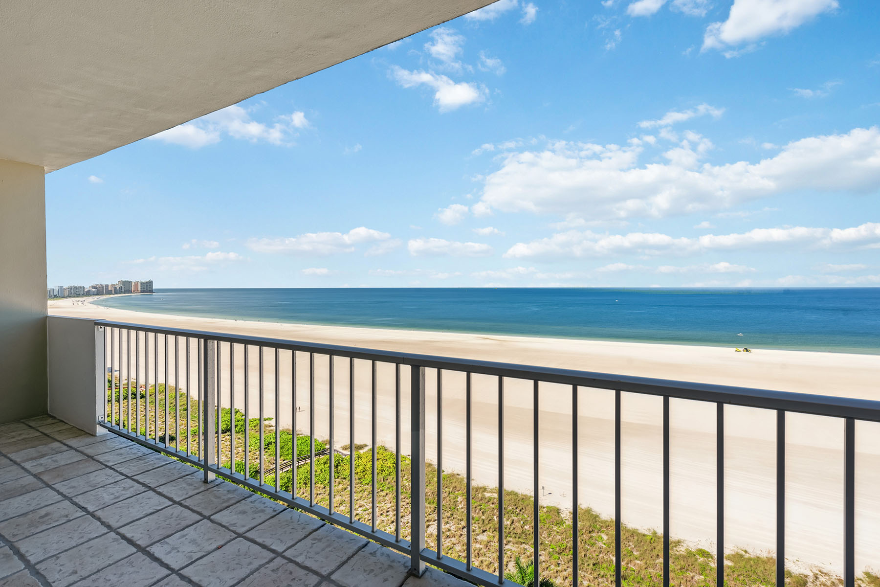140 Seaview Court , 1703N