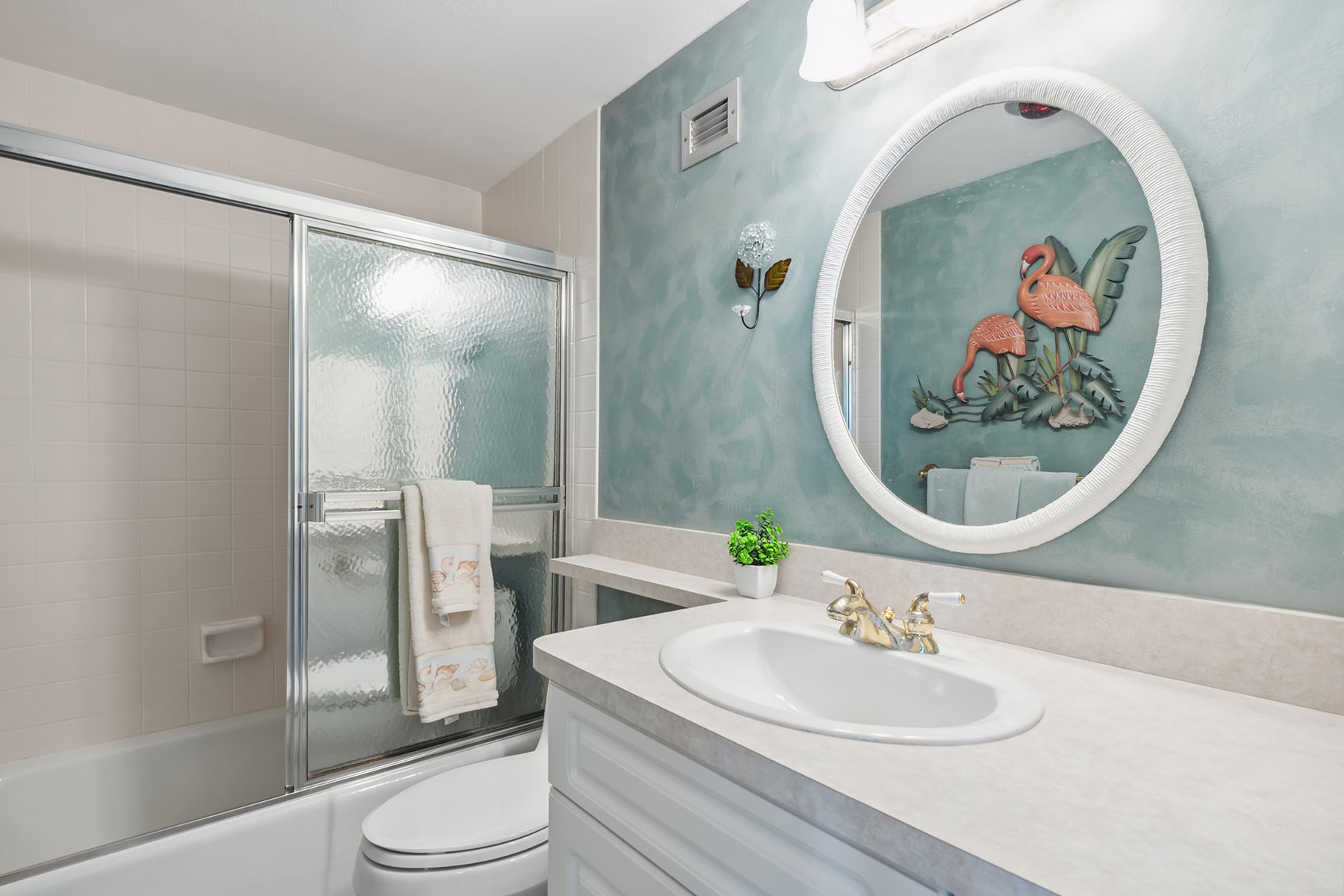 140 Seaview Court , 1703N