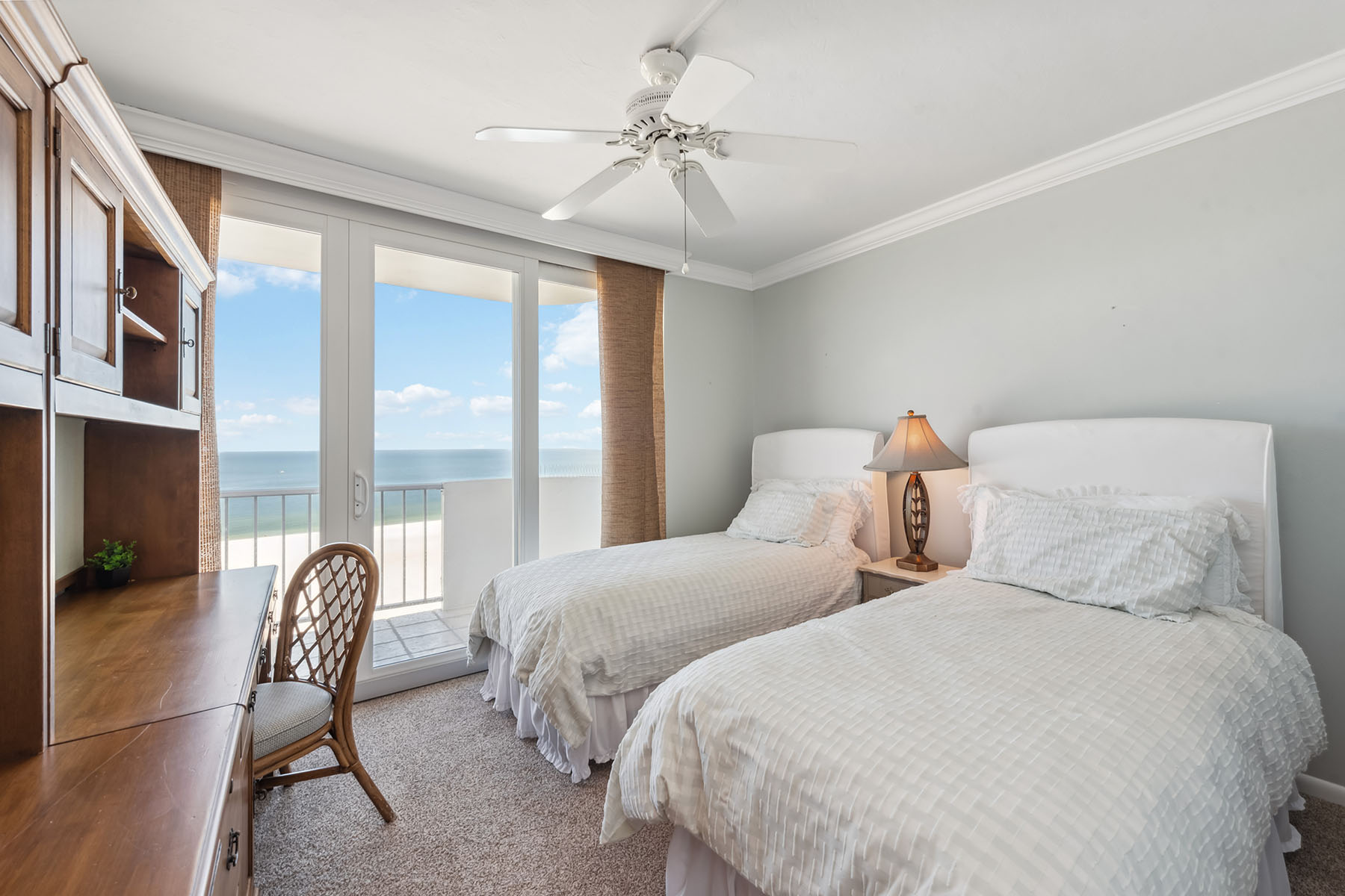 140 Seaview Court , 1703N
