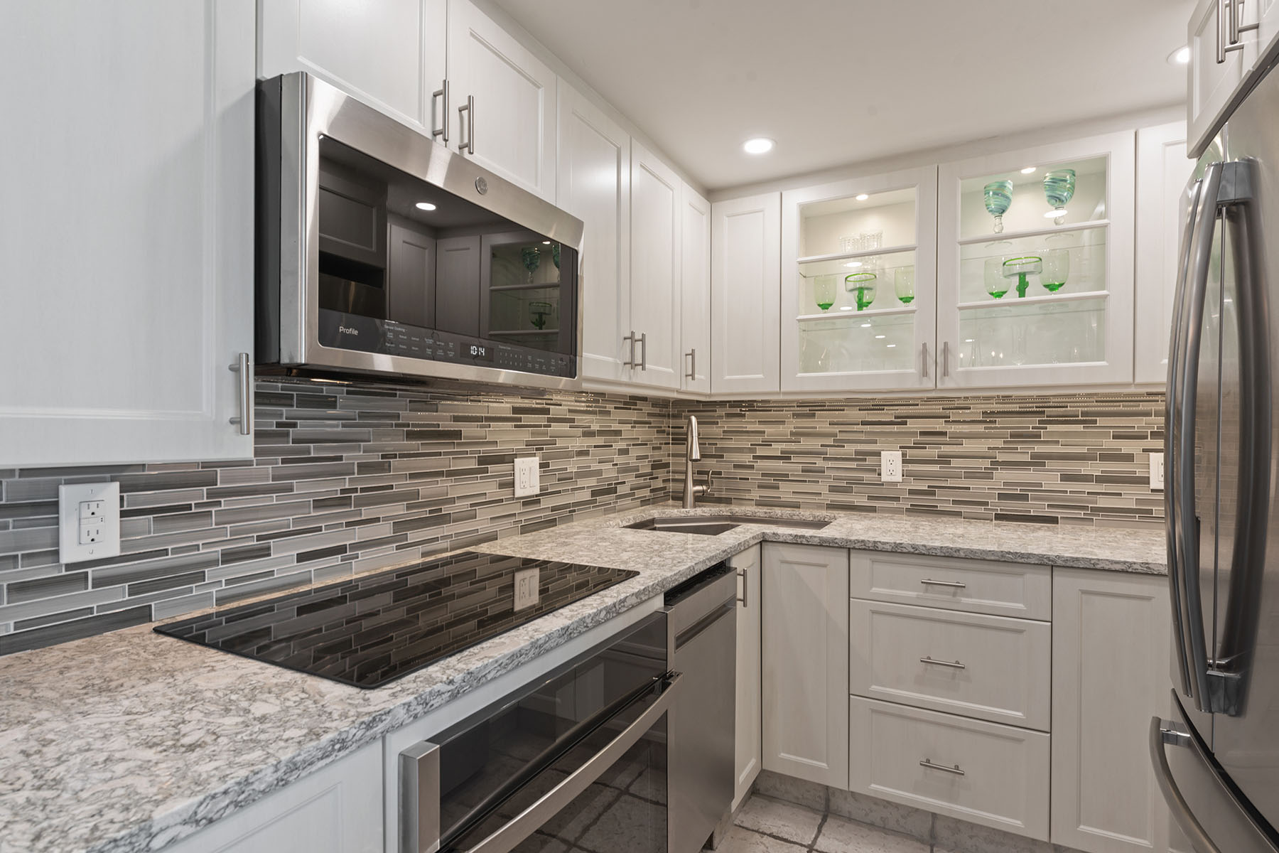 140 Seaview Court , 1703N