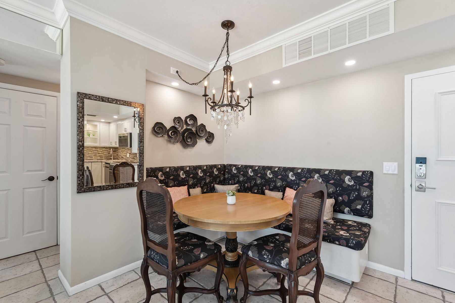 140 Seaview Court , 1703N