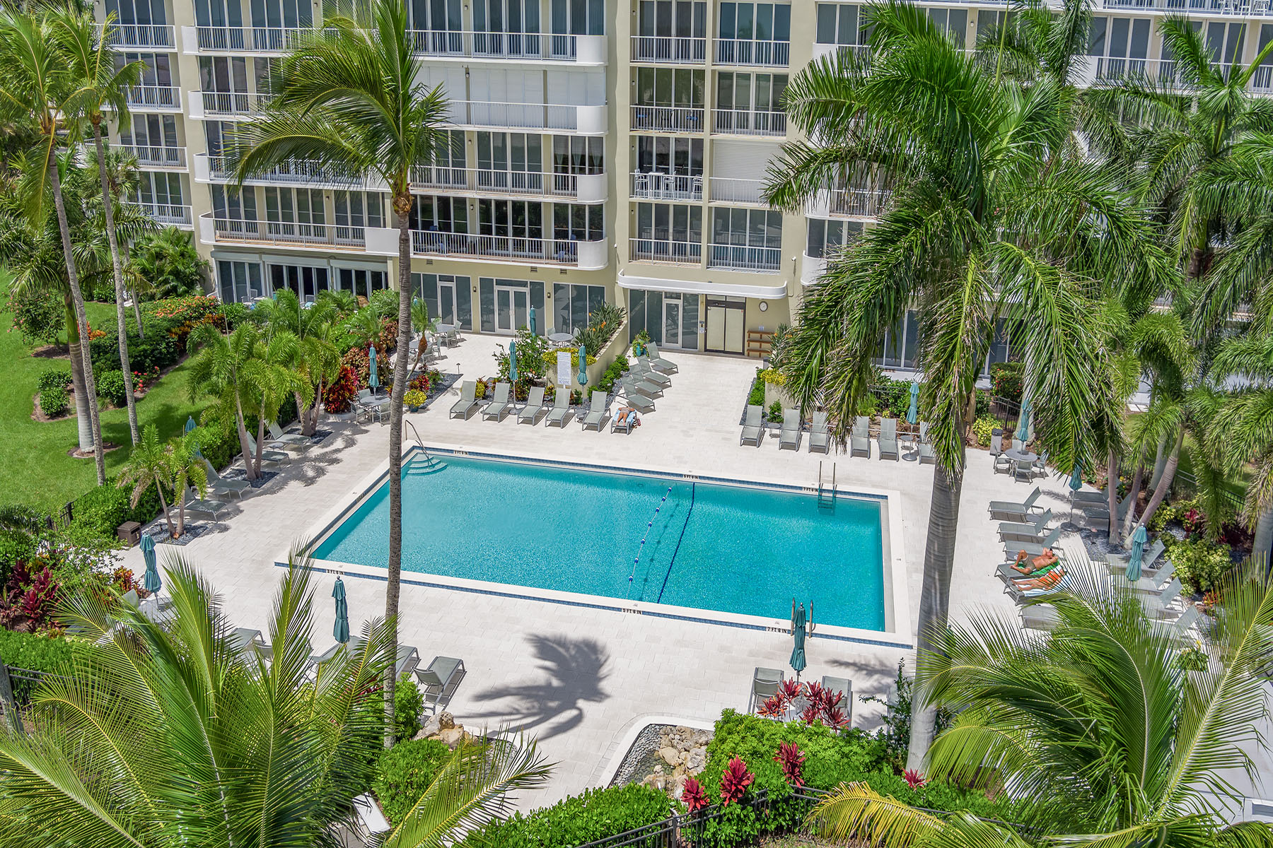 140 Seaview Court , 1703N