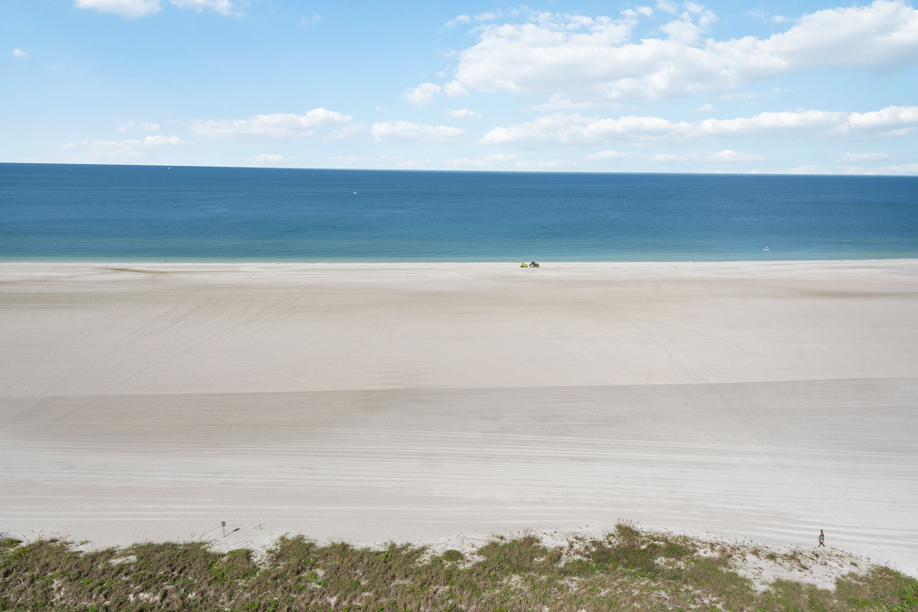 140 Seaview Court , 1703N