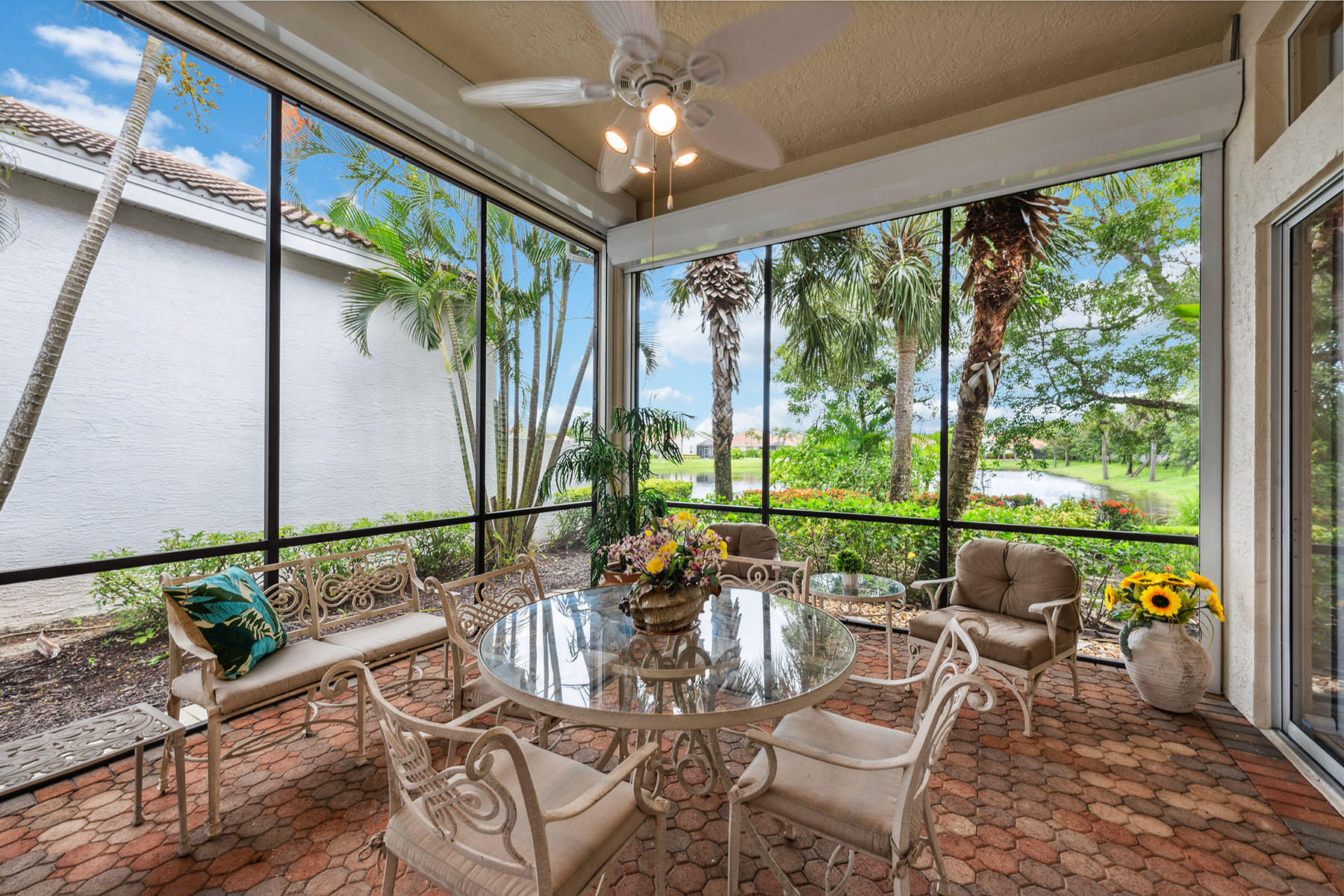 8565 Pepper Tree Way