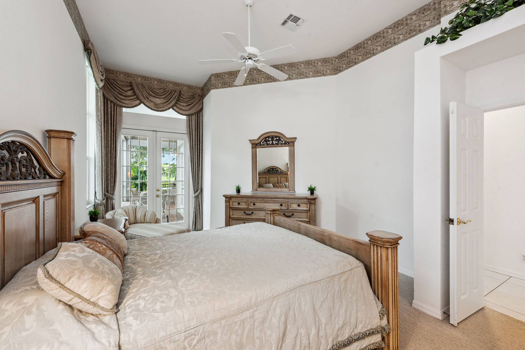 8565 Pepper Tree Way