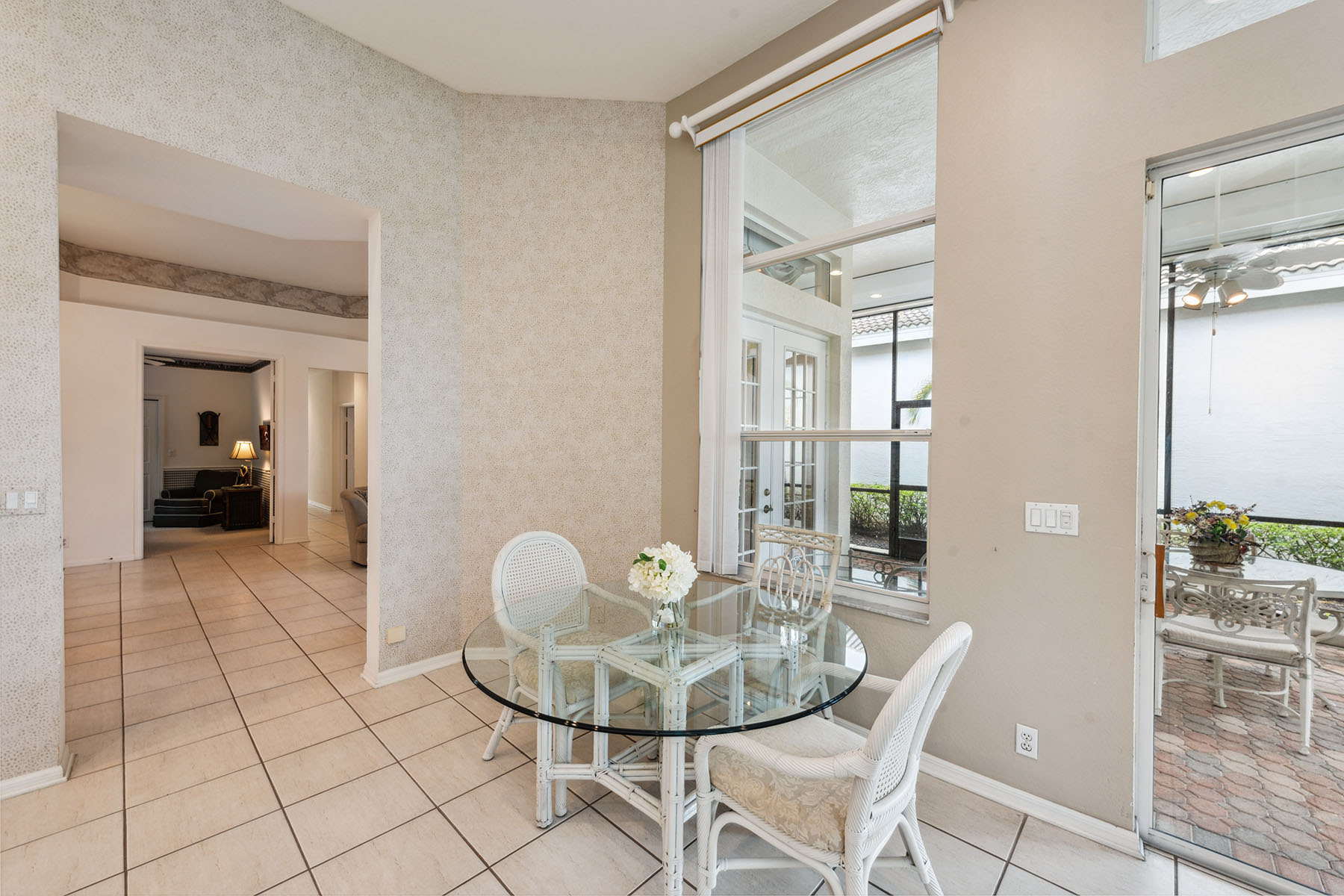 8565 Pepper Tree Way