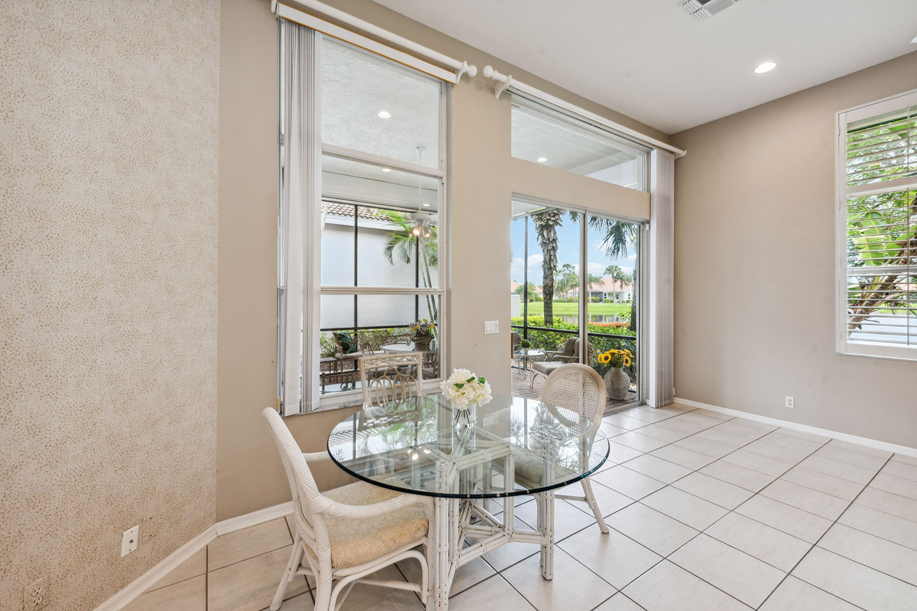 8565 Pepper Tree Way