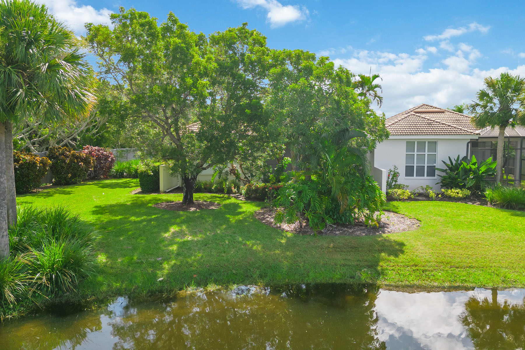 8565 Pepper Tree Way