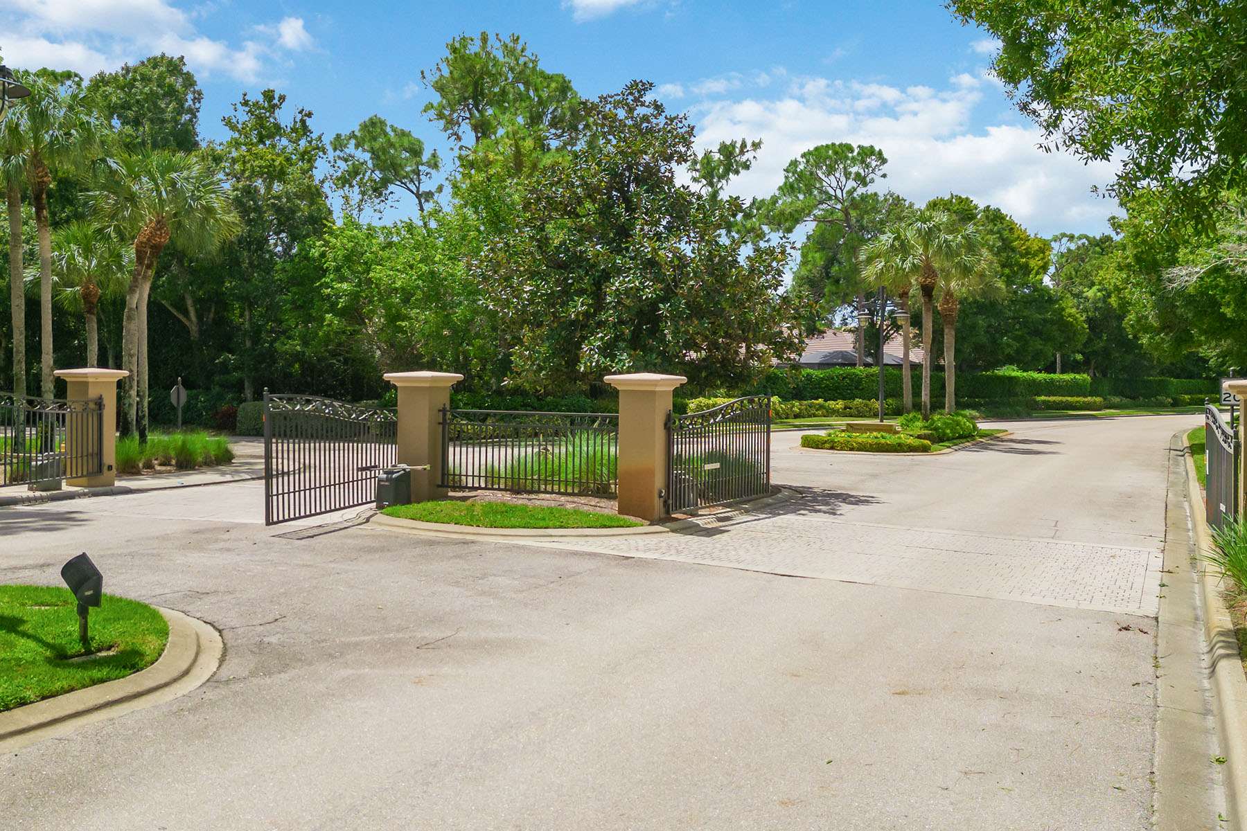 2271 Hawksridge Drive