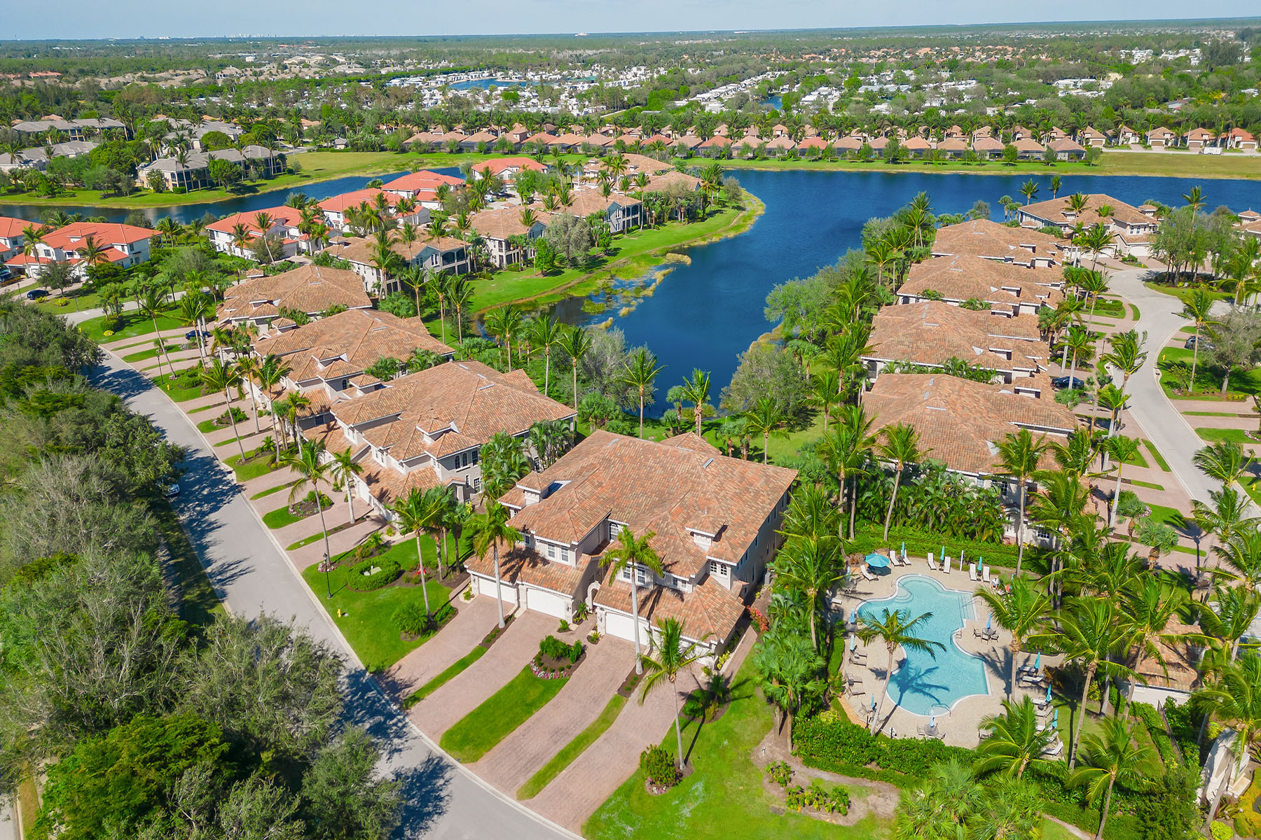 3189 Aviamar Circle , 202
