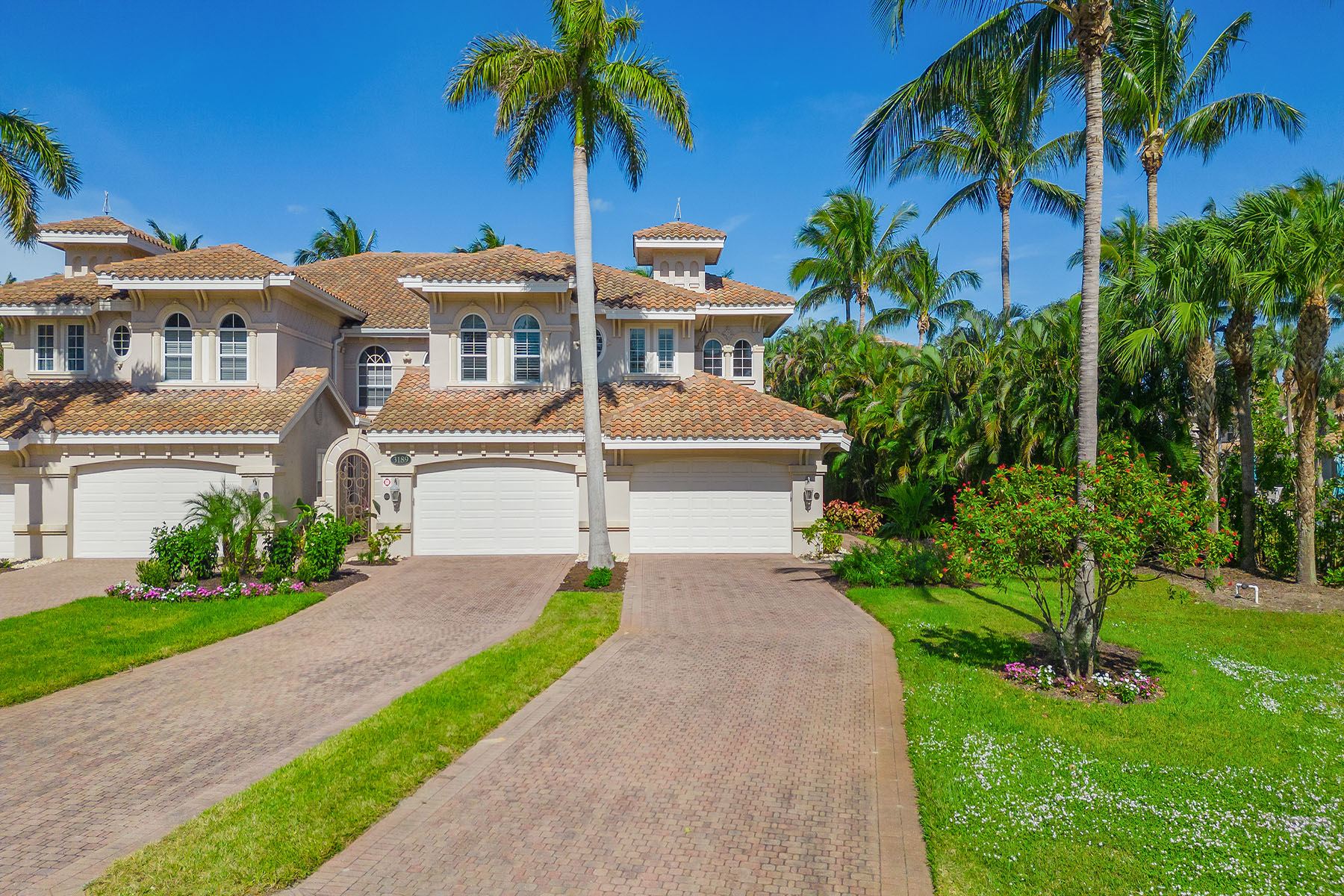 3189 Aviamar Circle , 202