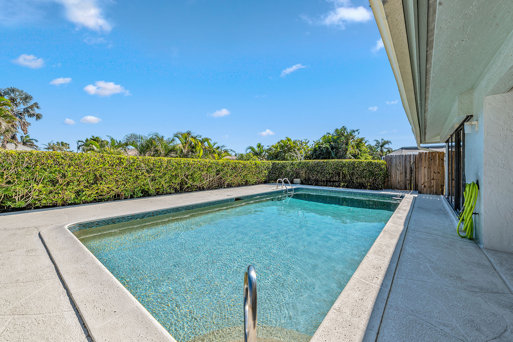 2208 Regal Way