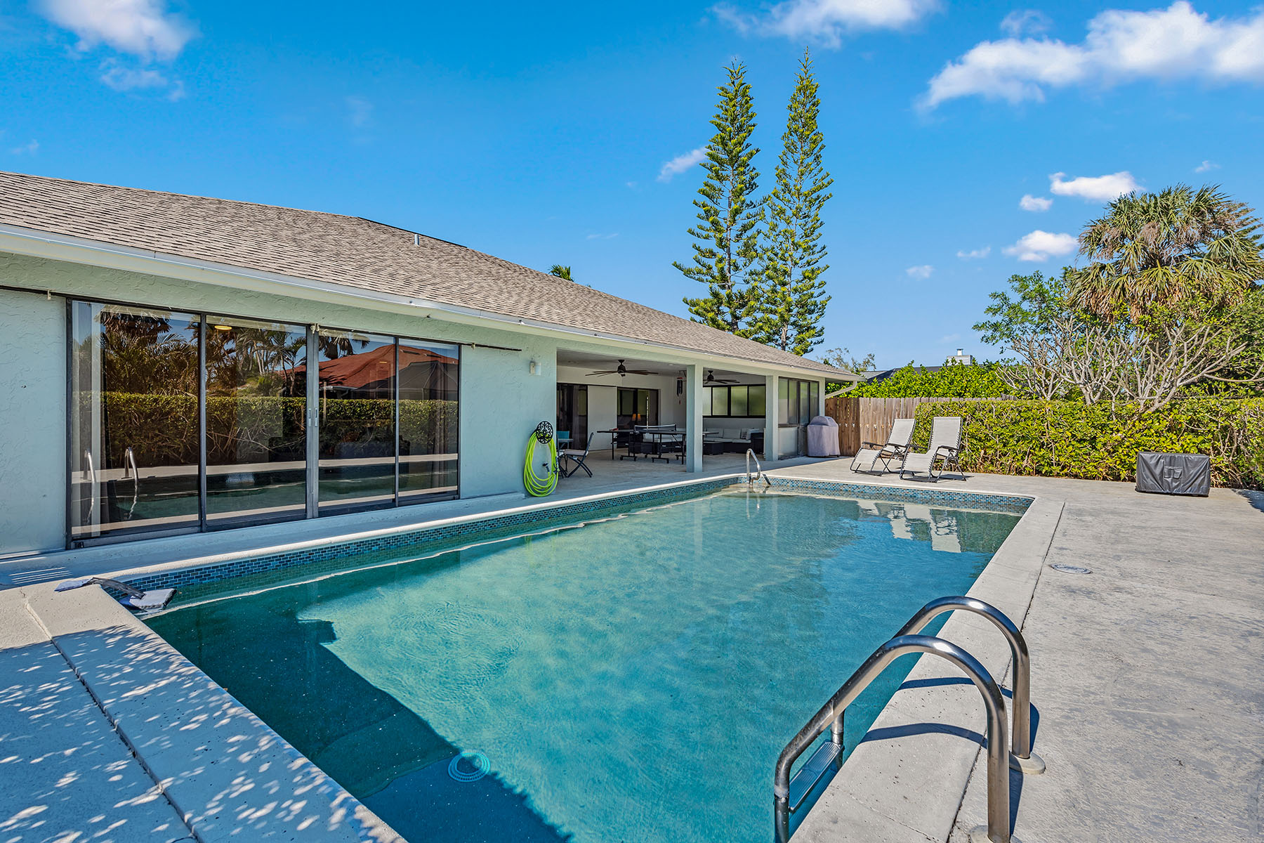 2208 Regal Way