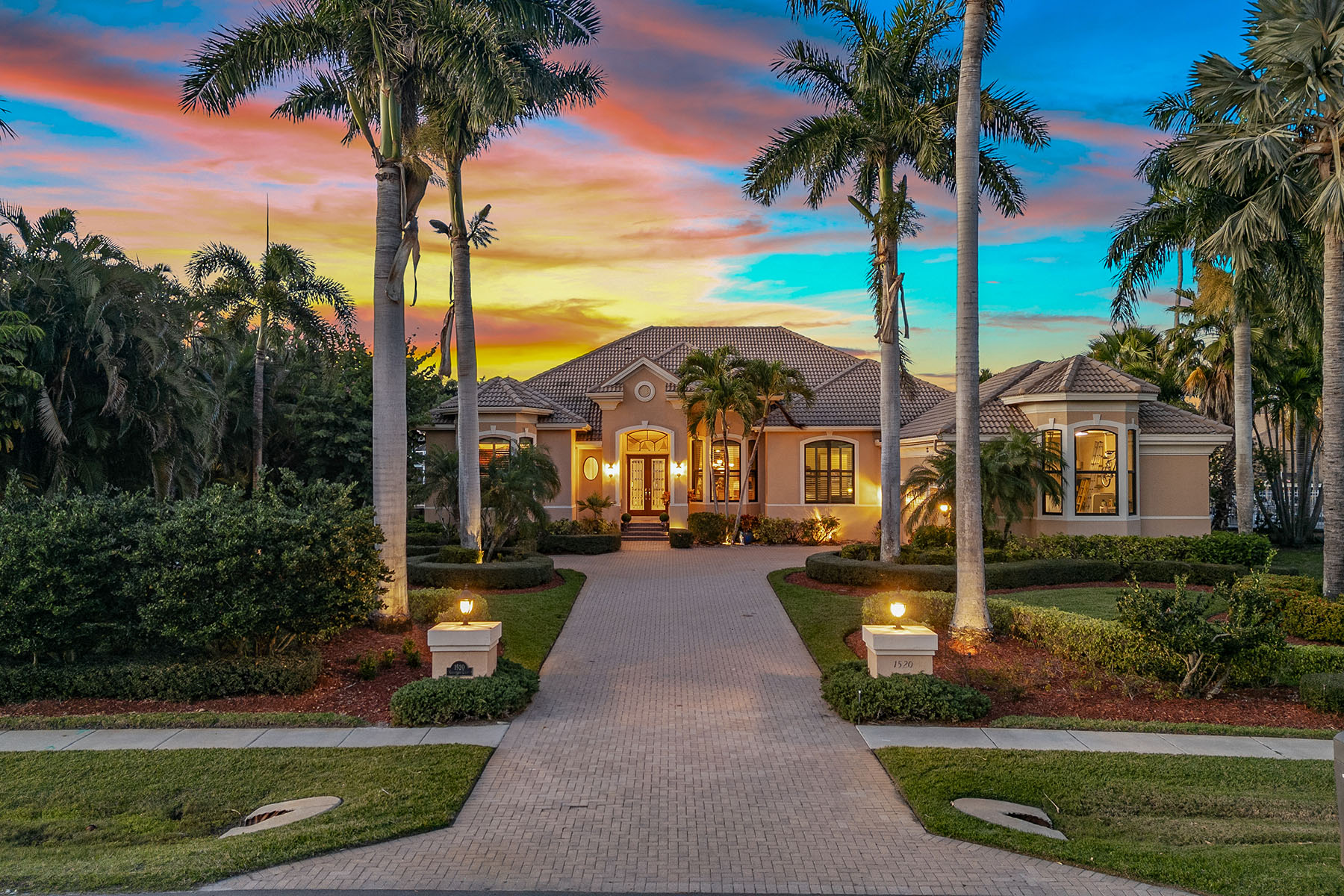 1520 Caxambas Court