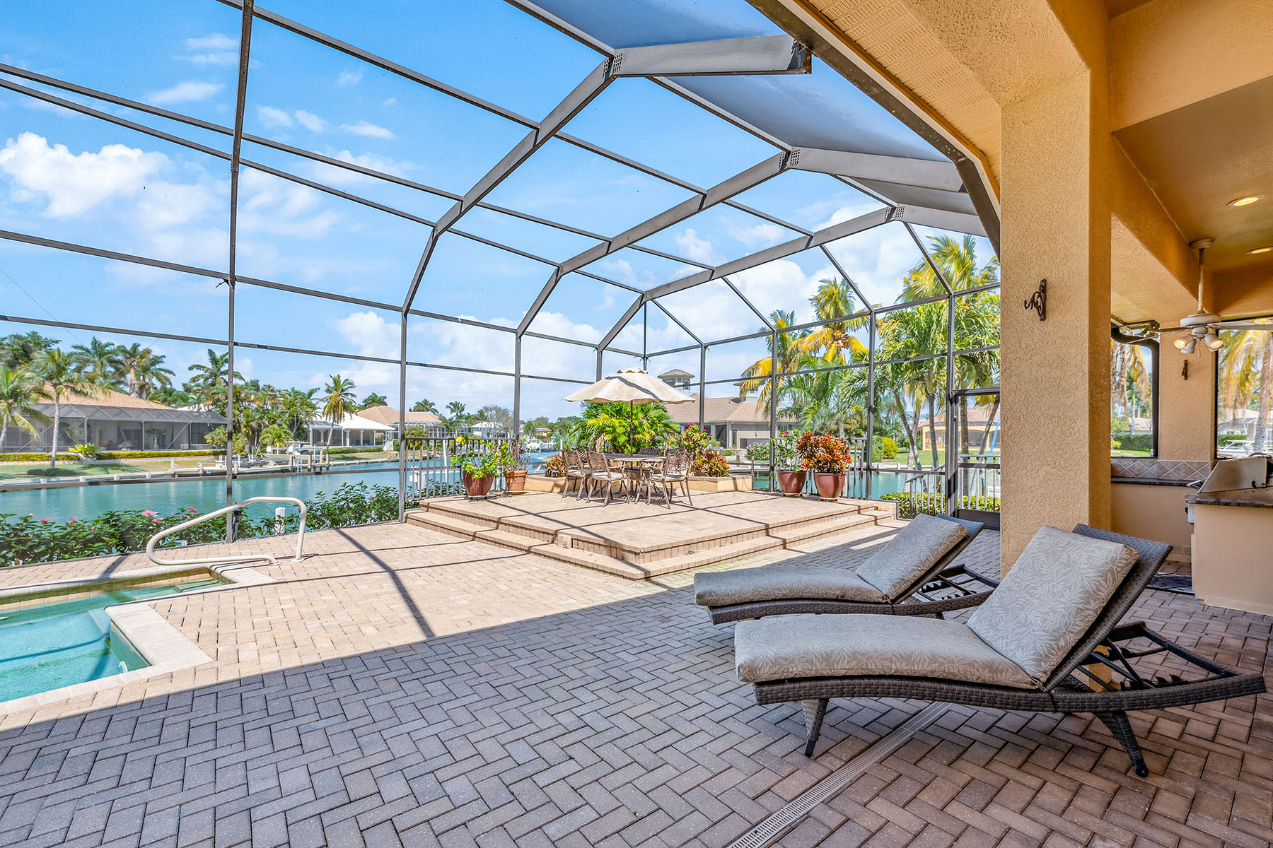 1520 Caxambas Court