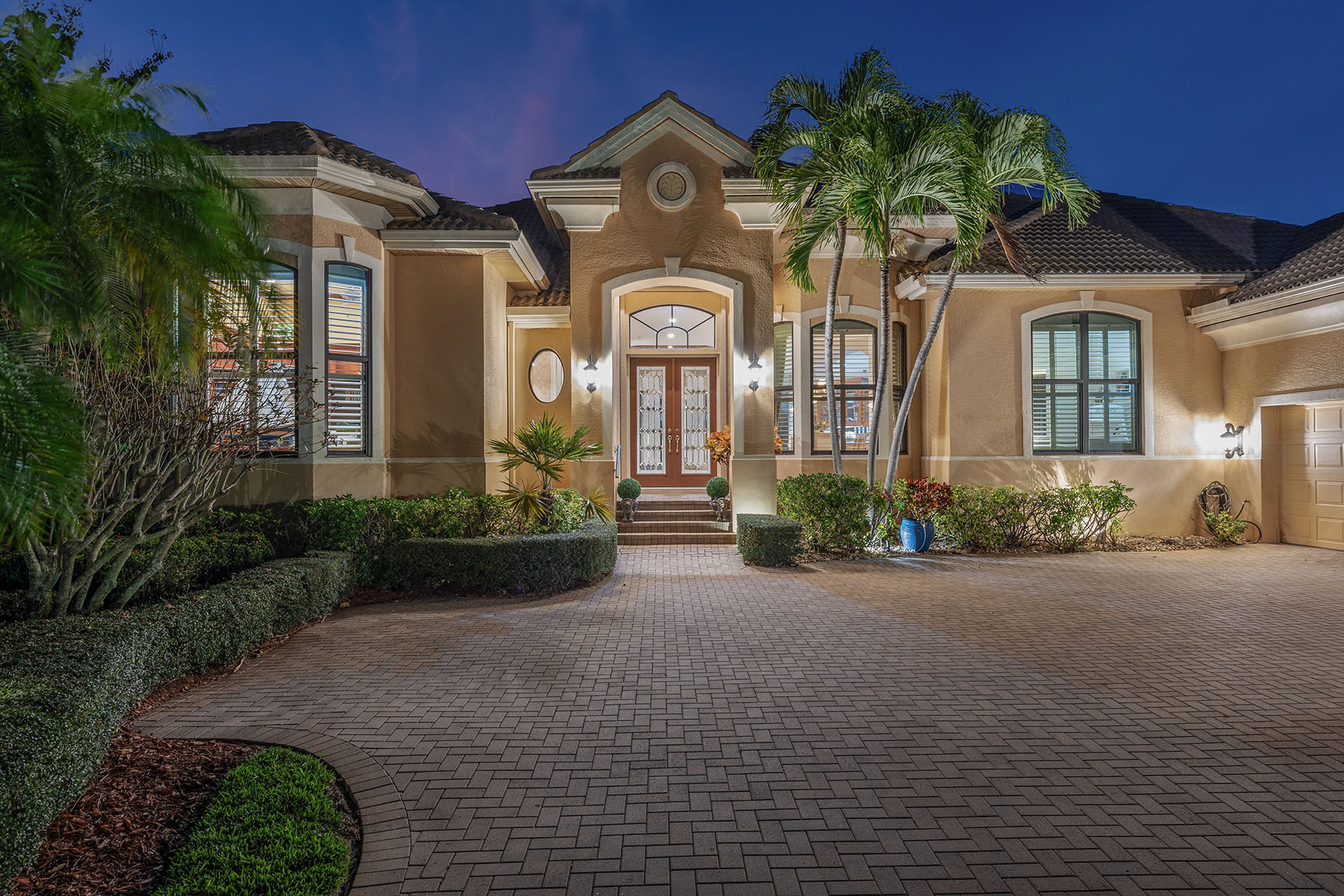 1520 Caxambas Court
