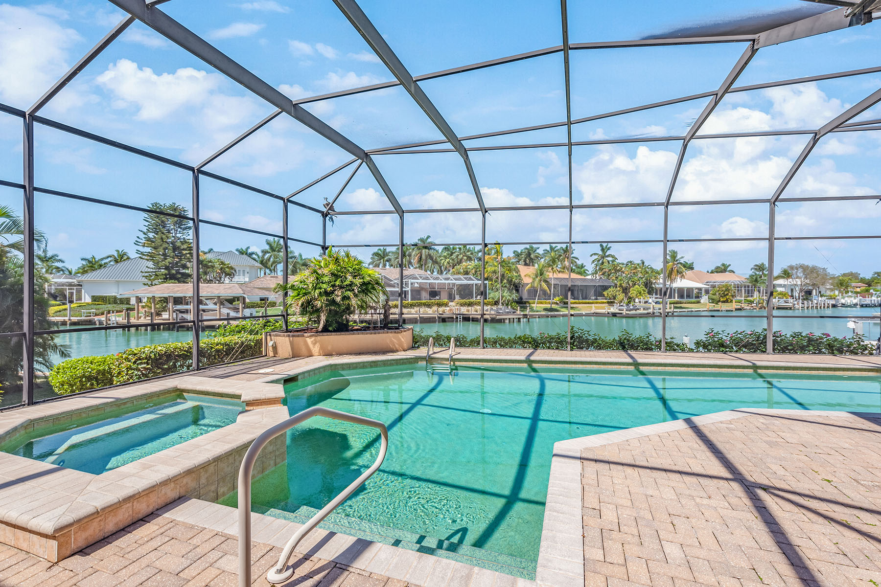 1520 Caxambas Court