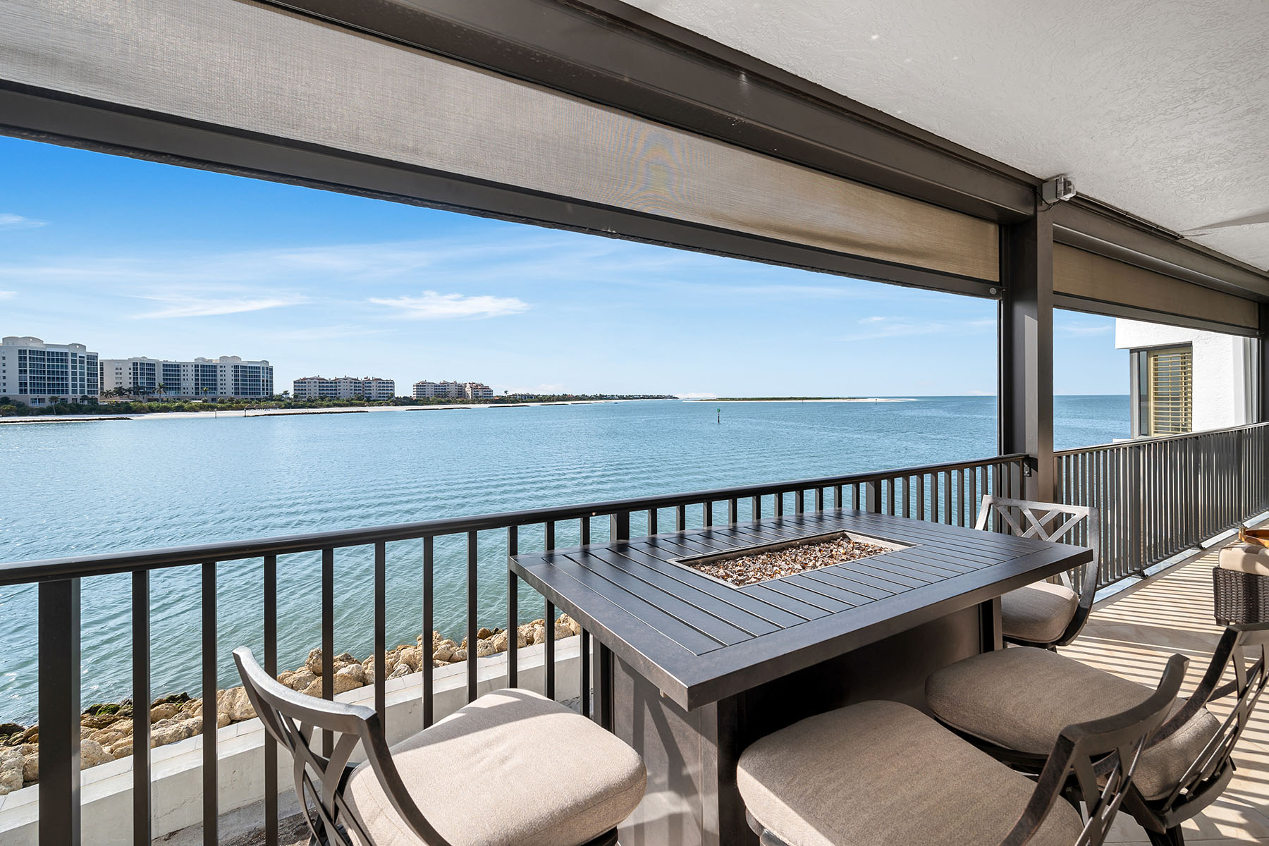 524 La Peninsula Boulevard , 524