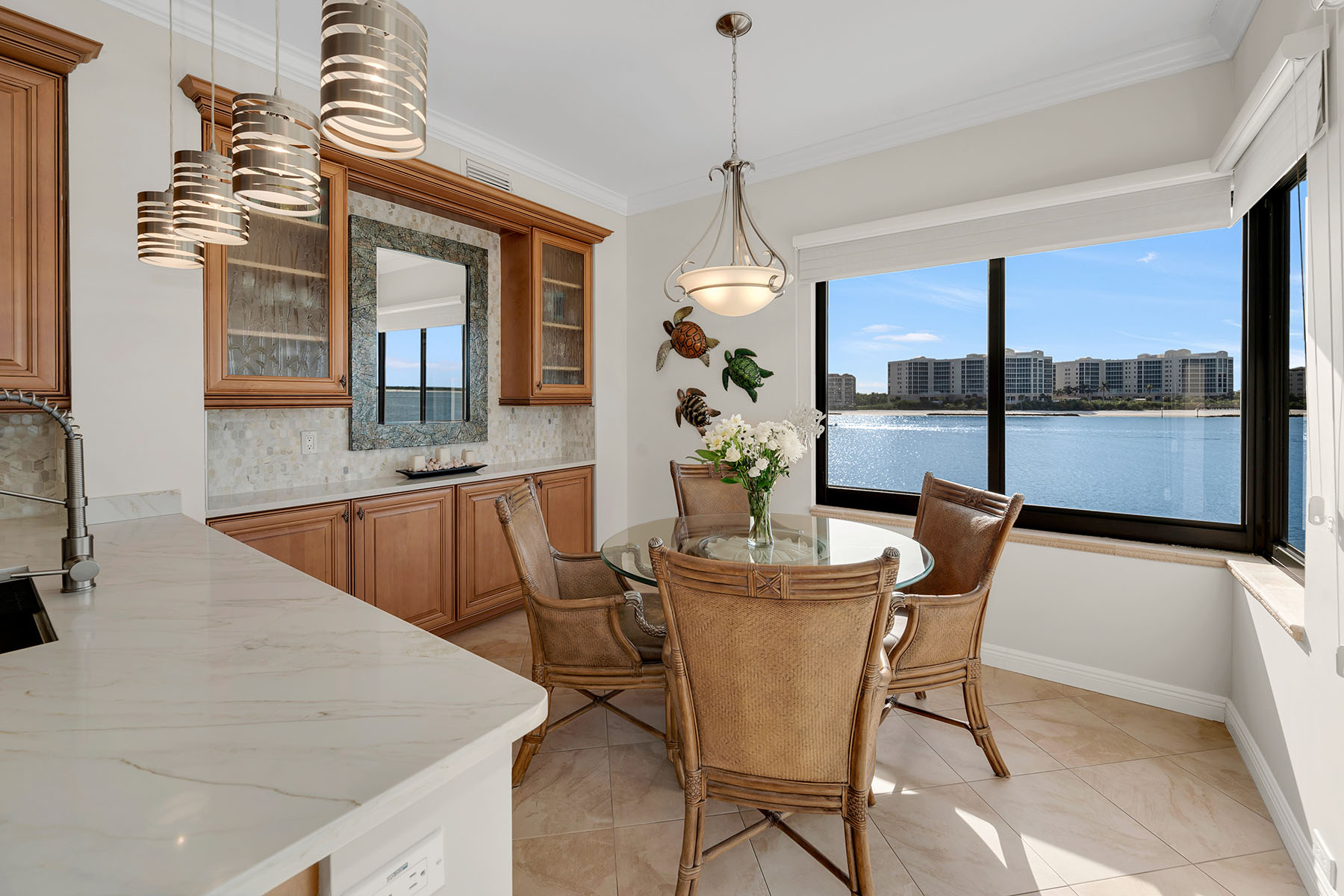 524 La Peninsula Boulevard , 524