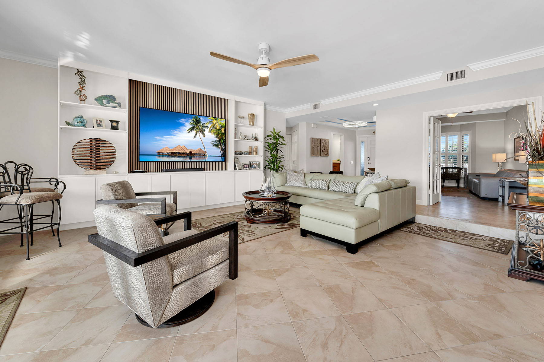 524 La Peninsula Boulevard , 524