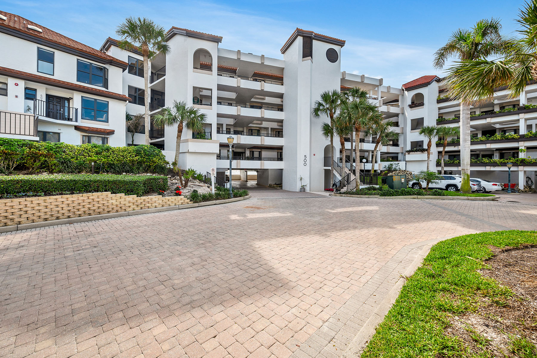 524 La Peninsula Boulevard , 524