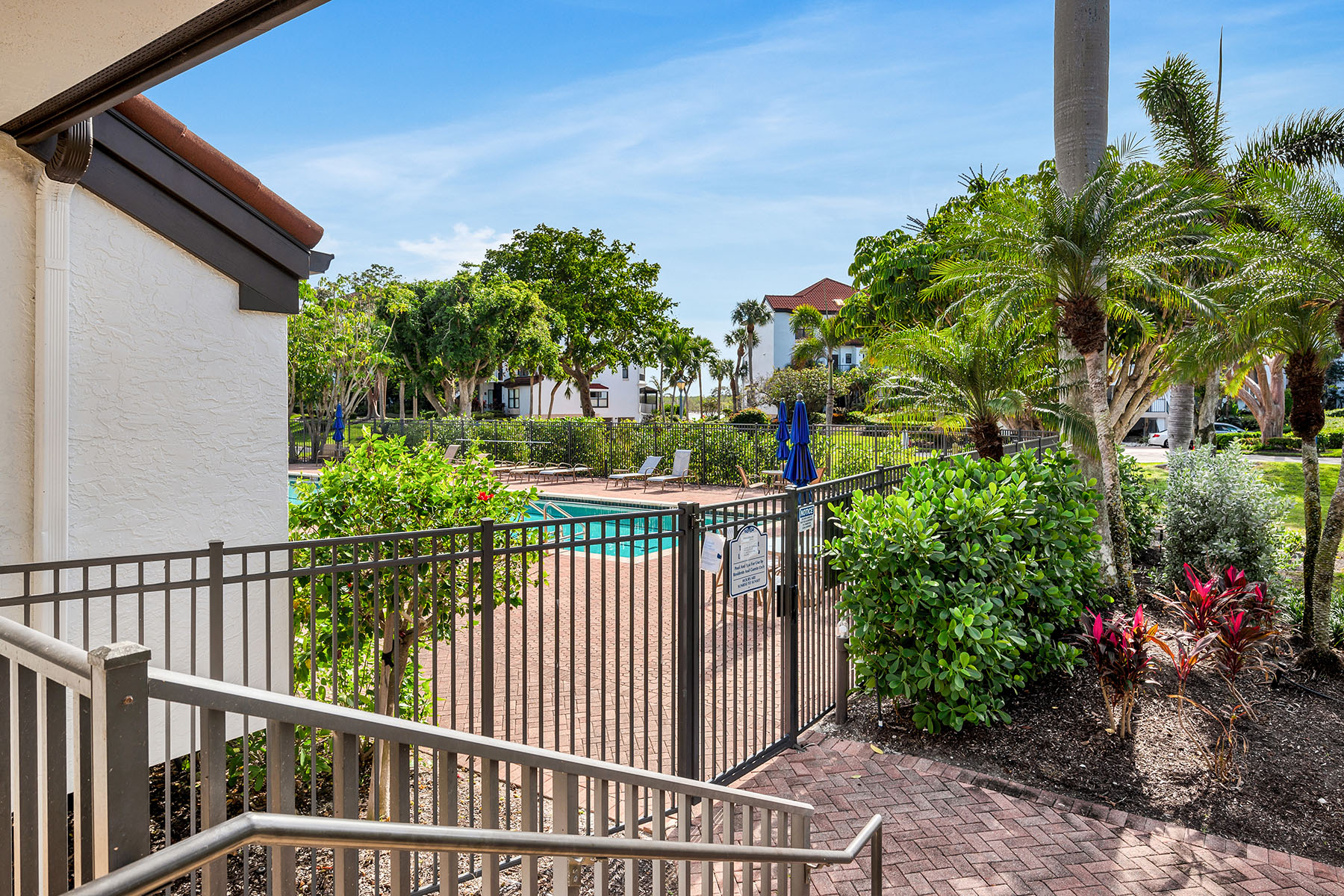 524 La Peninsula Boulevard , 524