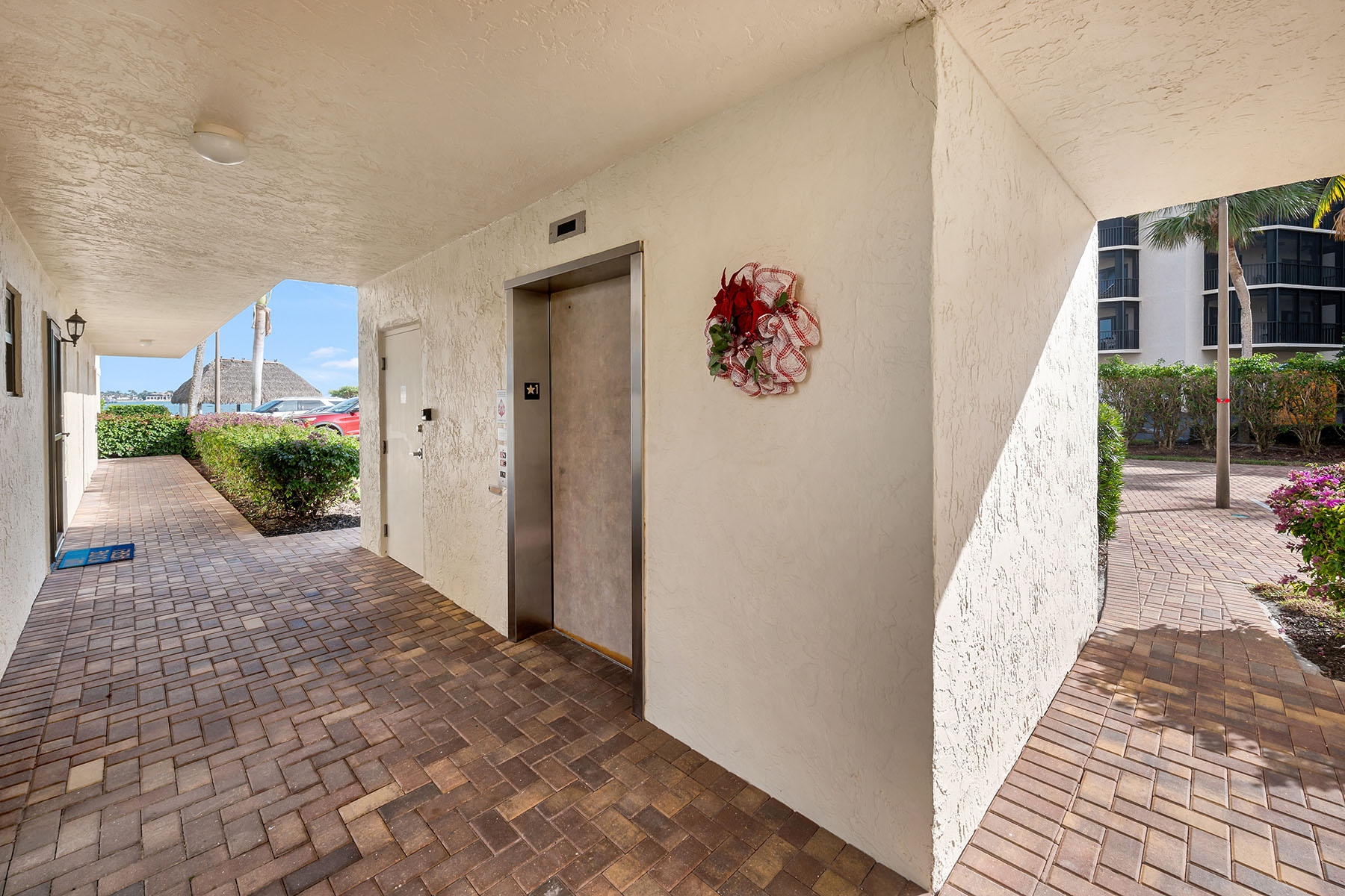 933 Collier Court , C402