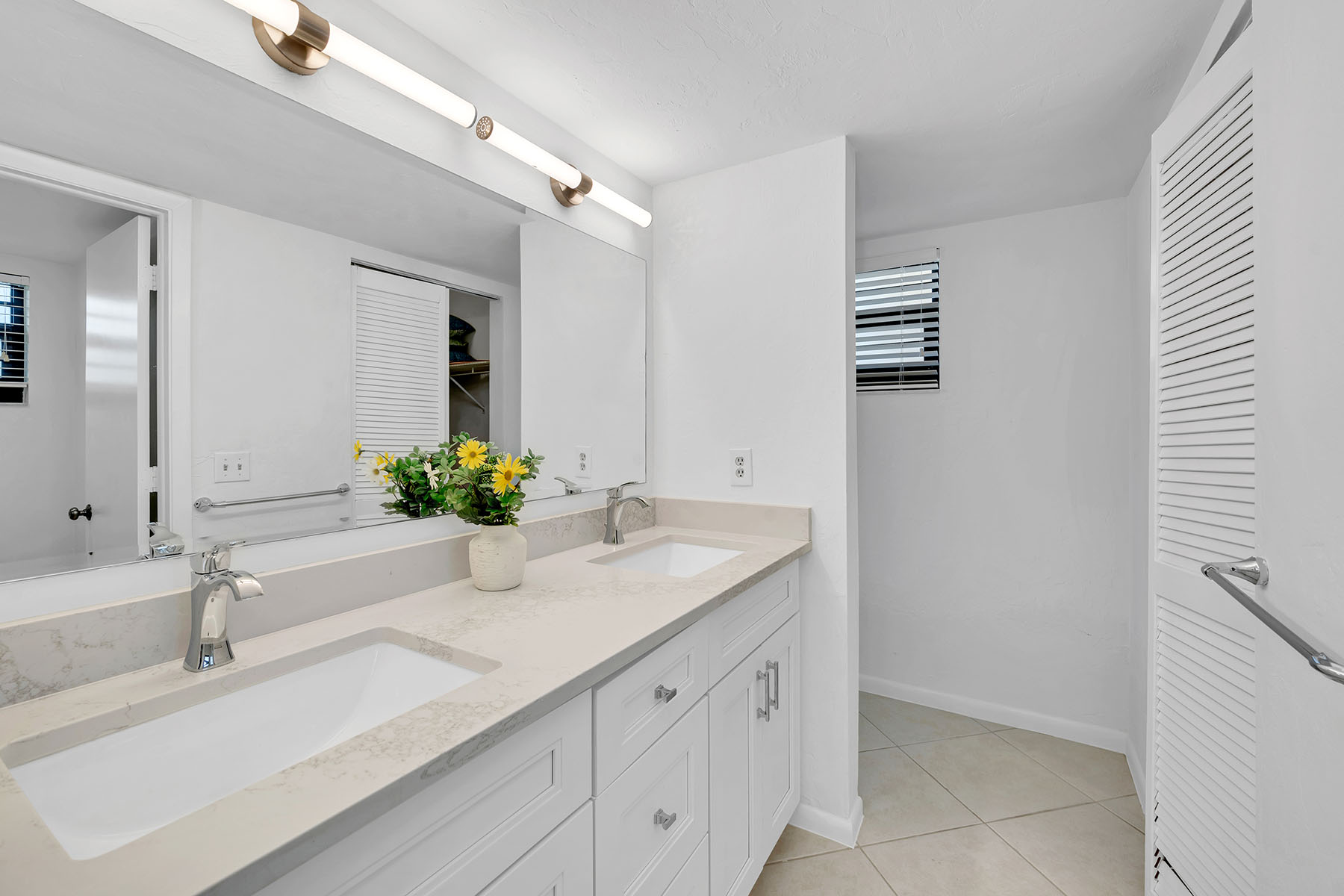 933 Collier Court , C402