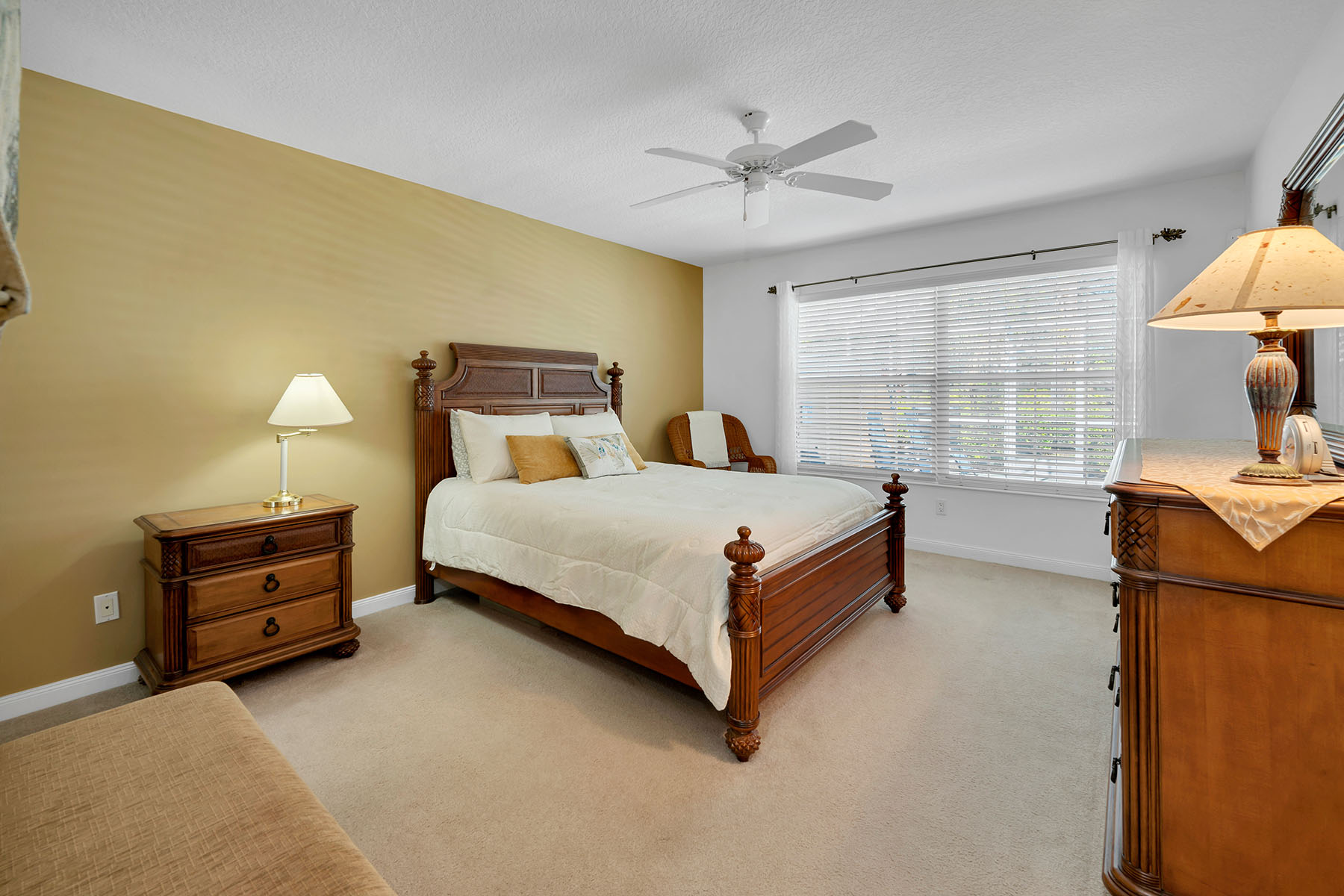7593 Rozzini Lane