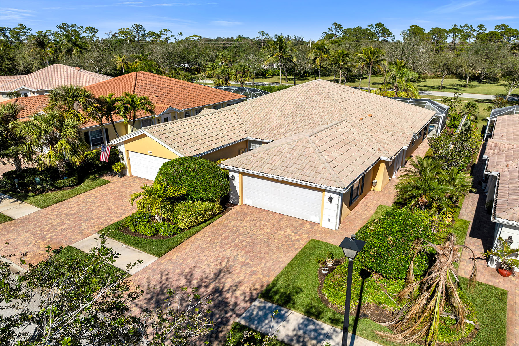 7593 Rozzini Lane