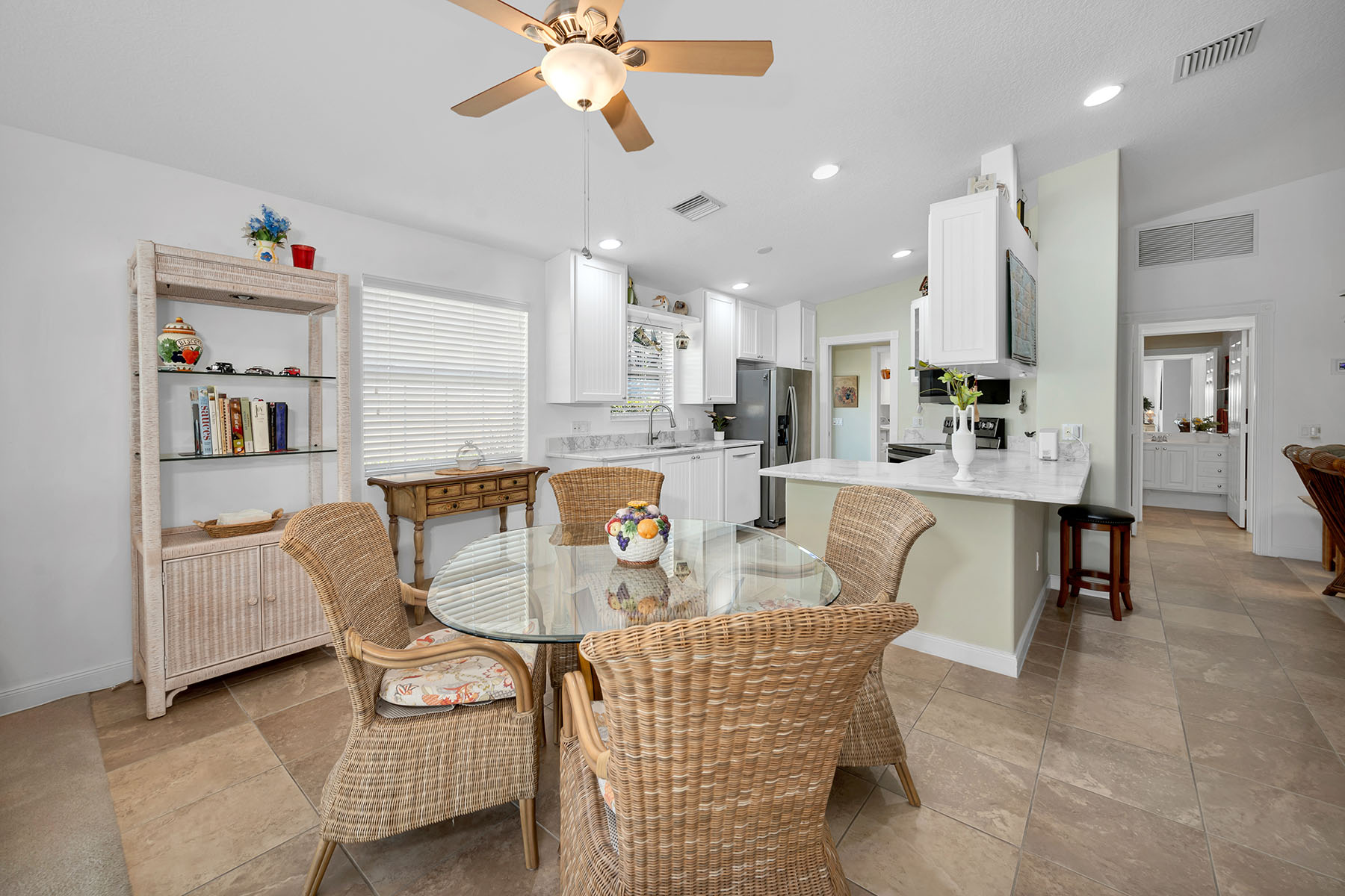 7593 Rozzini Lane