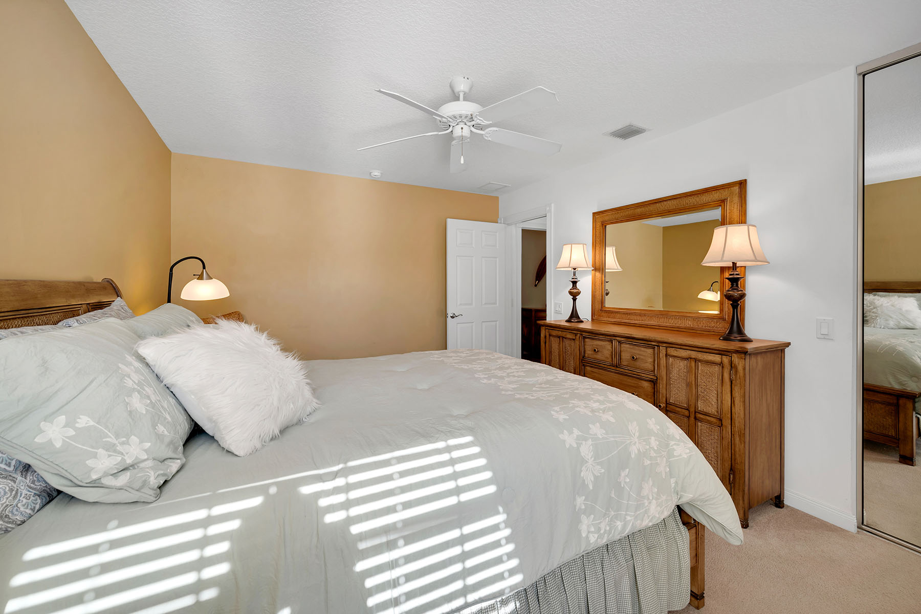 7593 Rozzini Lane