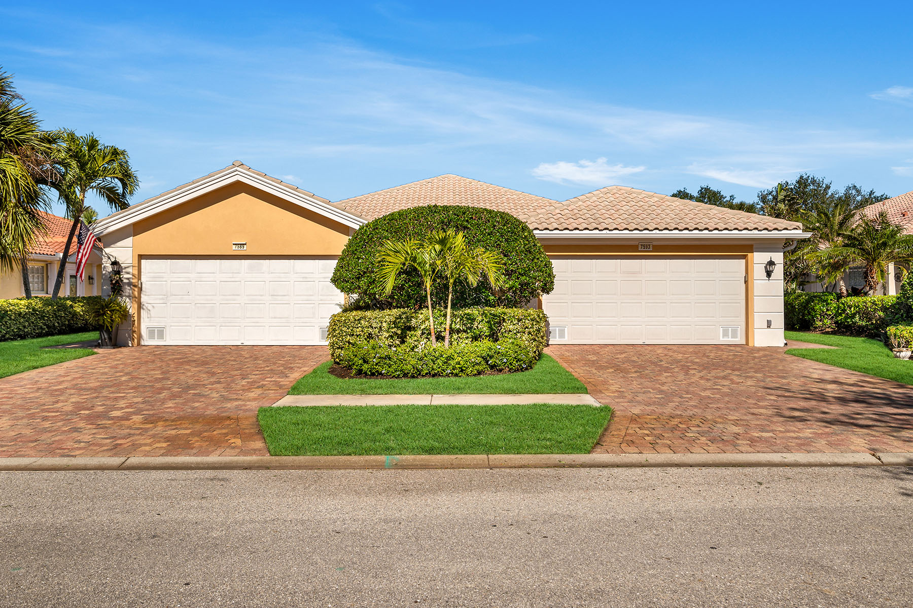 7593 Rozzini Lane