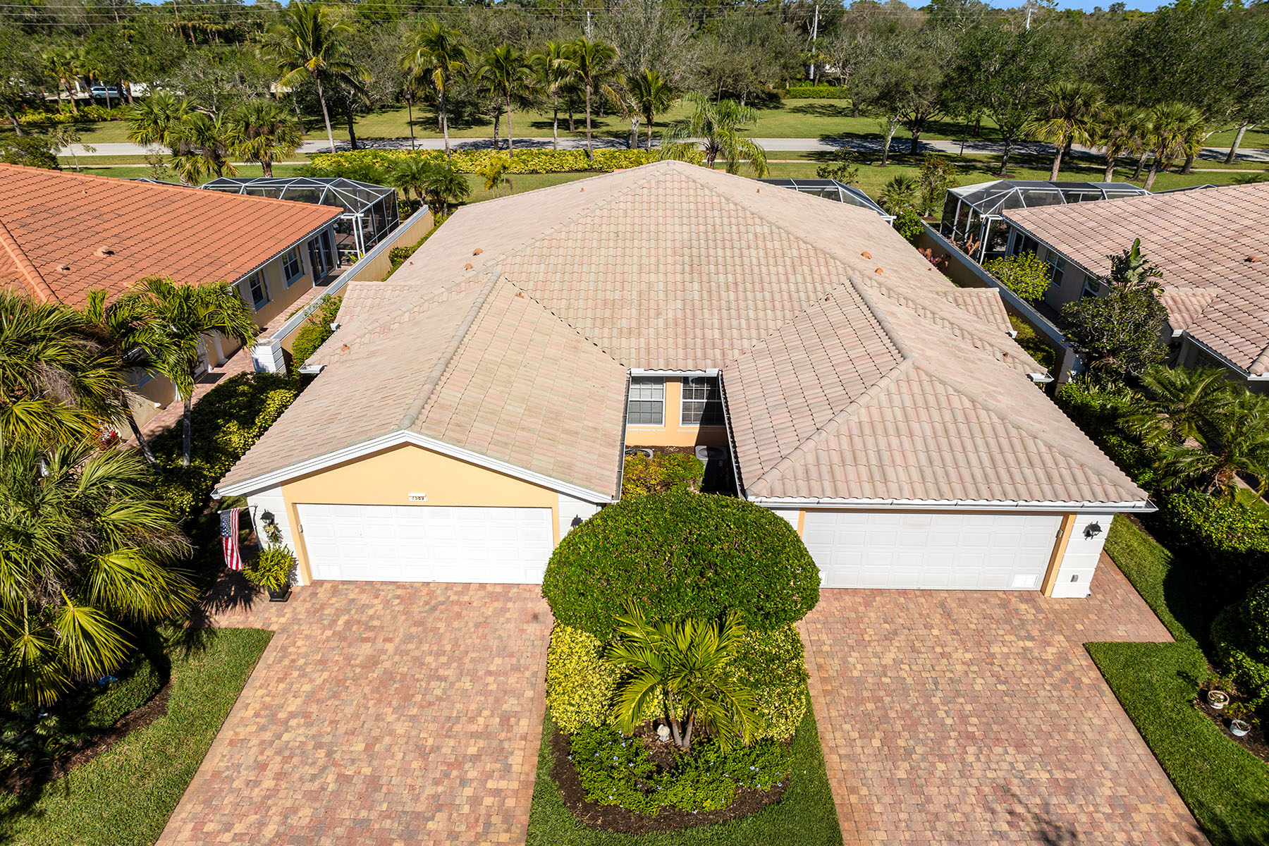 7593 Rozzini Lane