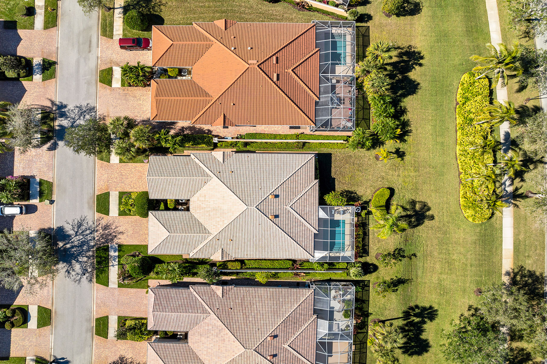 7593 Rozzini Lane